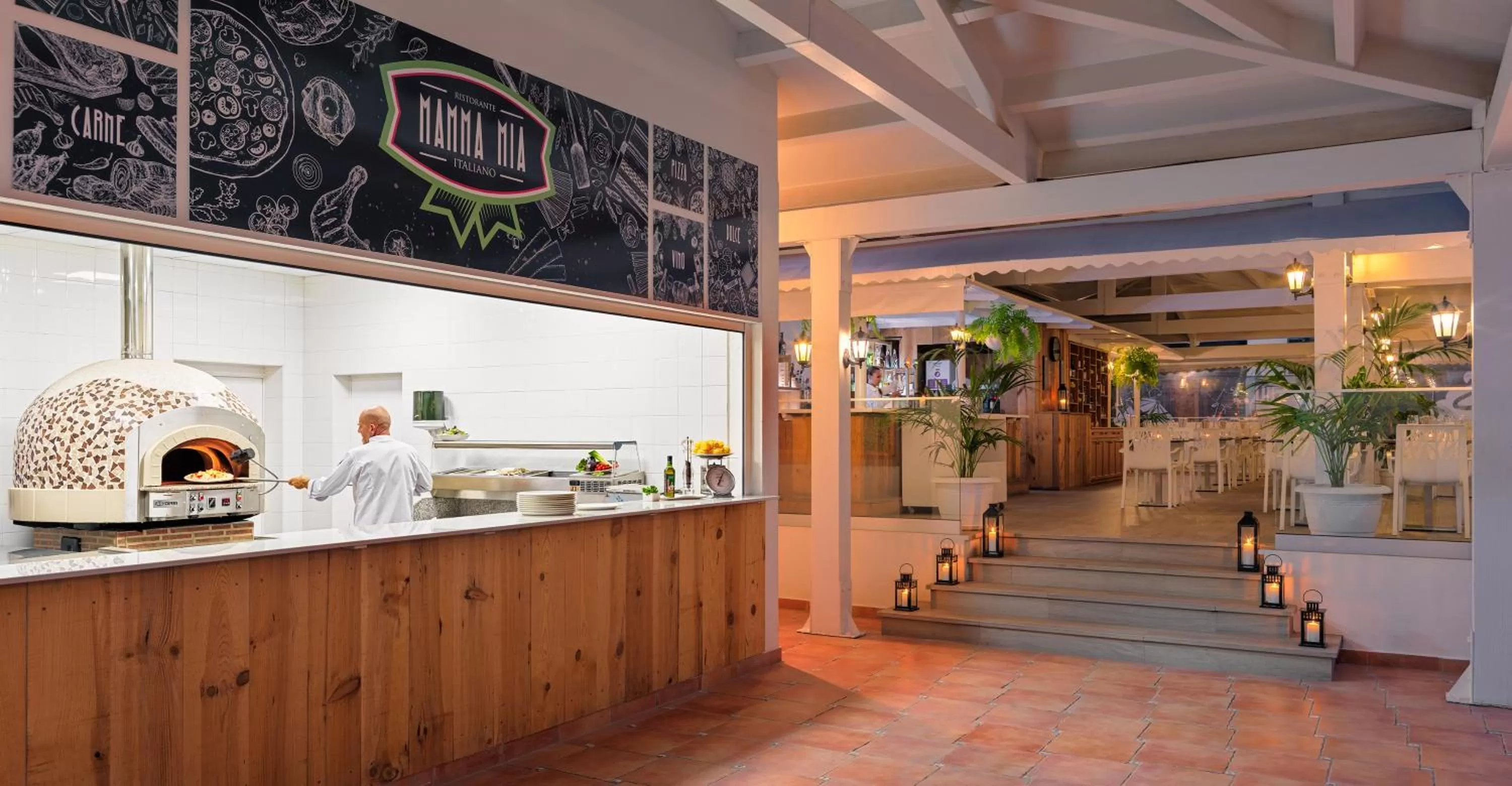 Restaurant/places to eat in H10 Ocean Suites