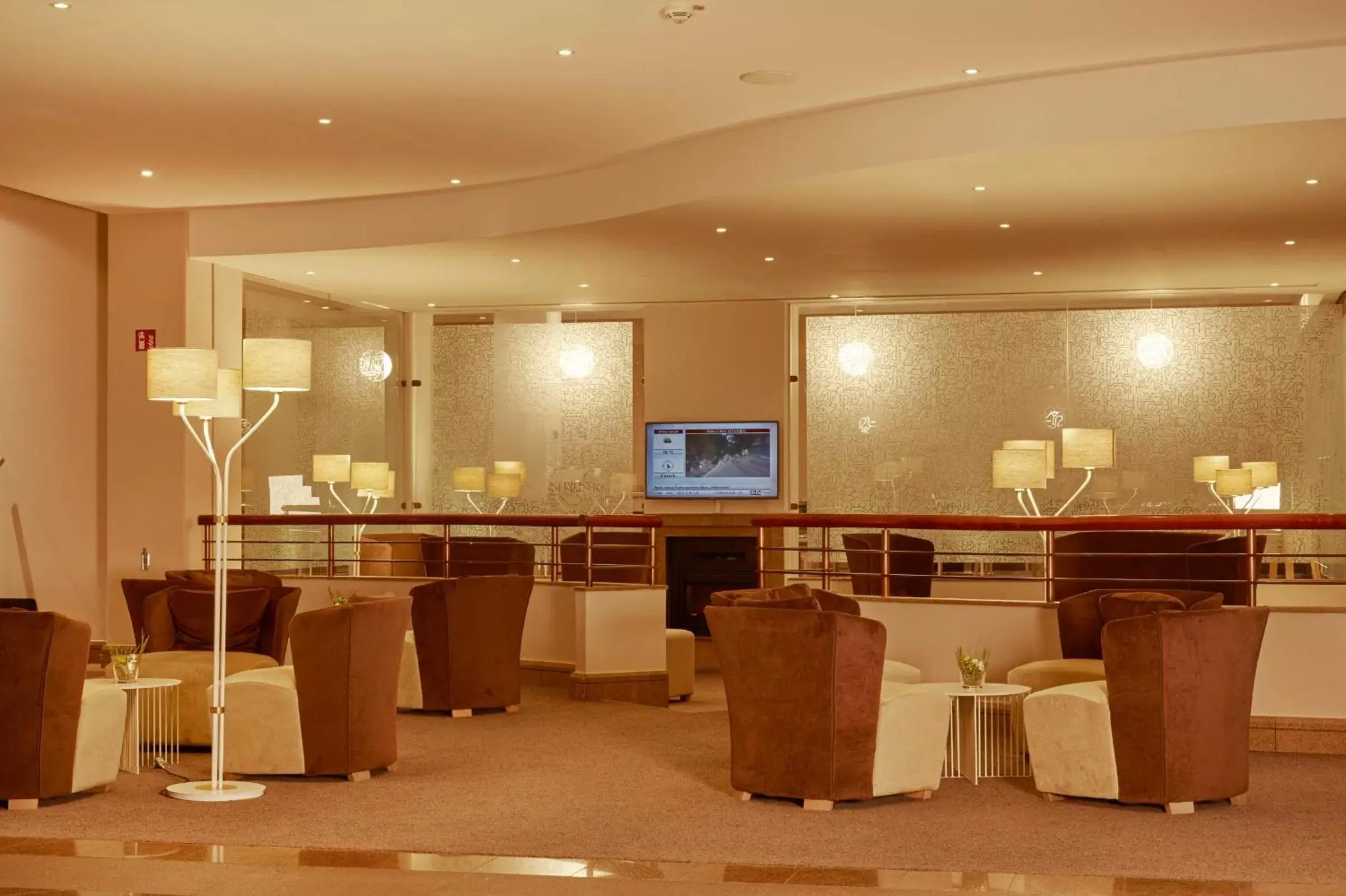 Lobby or reception in H4 Hotel Hannover Messe, Trademark Collection by Wyndham Lobby or reception in H4 Hotel Hannover Messe, Trademark Collection by Wyndham