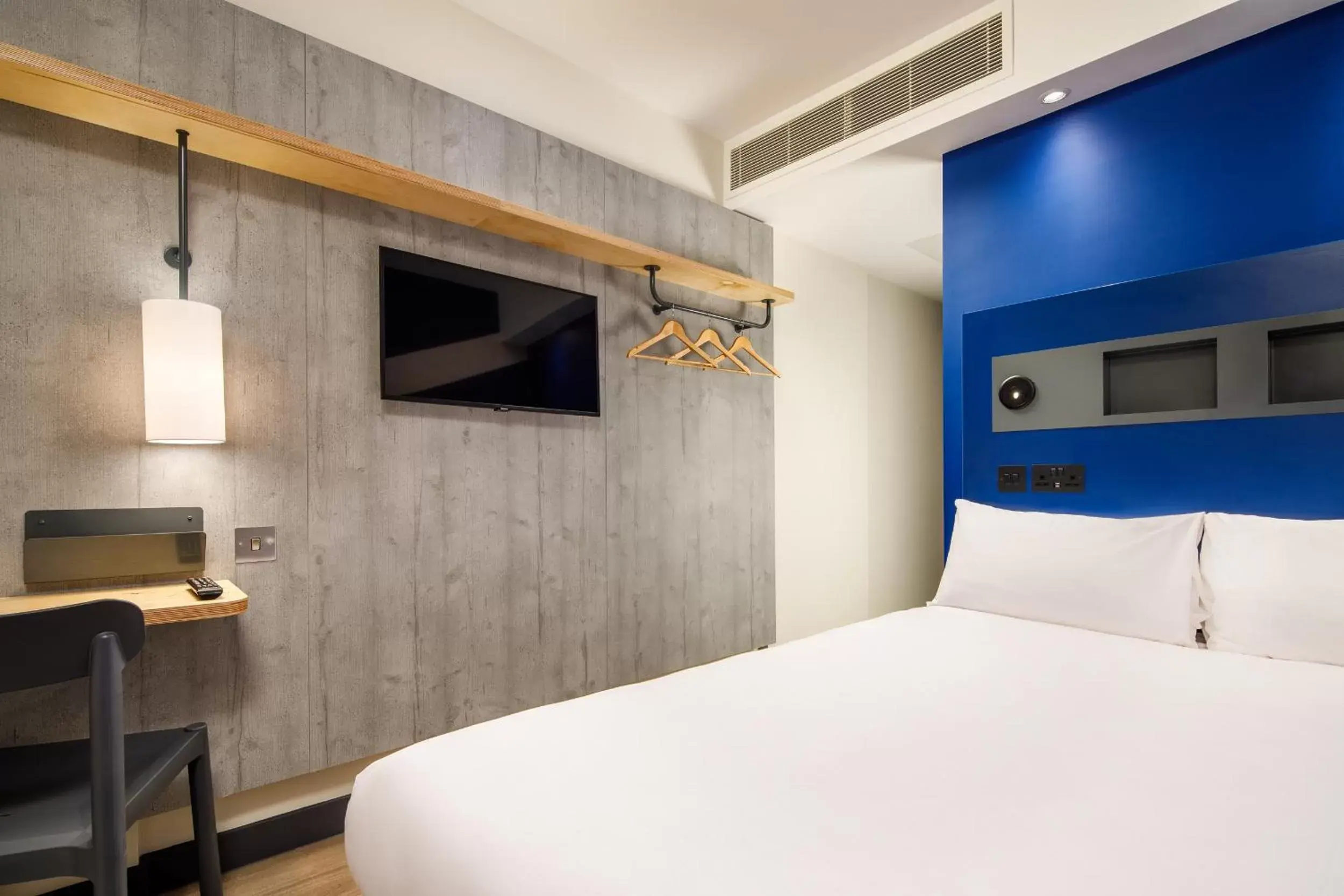 Standard Double Room in ibis budget Manchester Airport Standard Double Room in ibis budget Manchester Airport