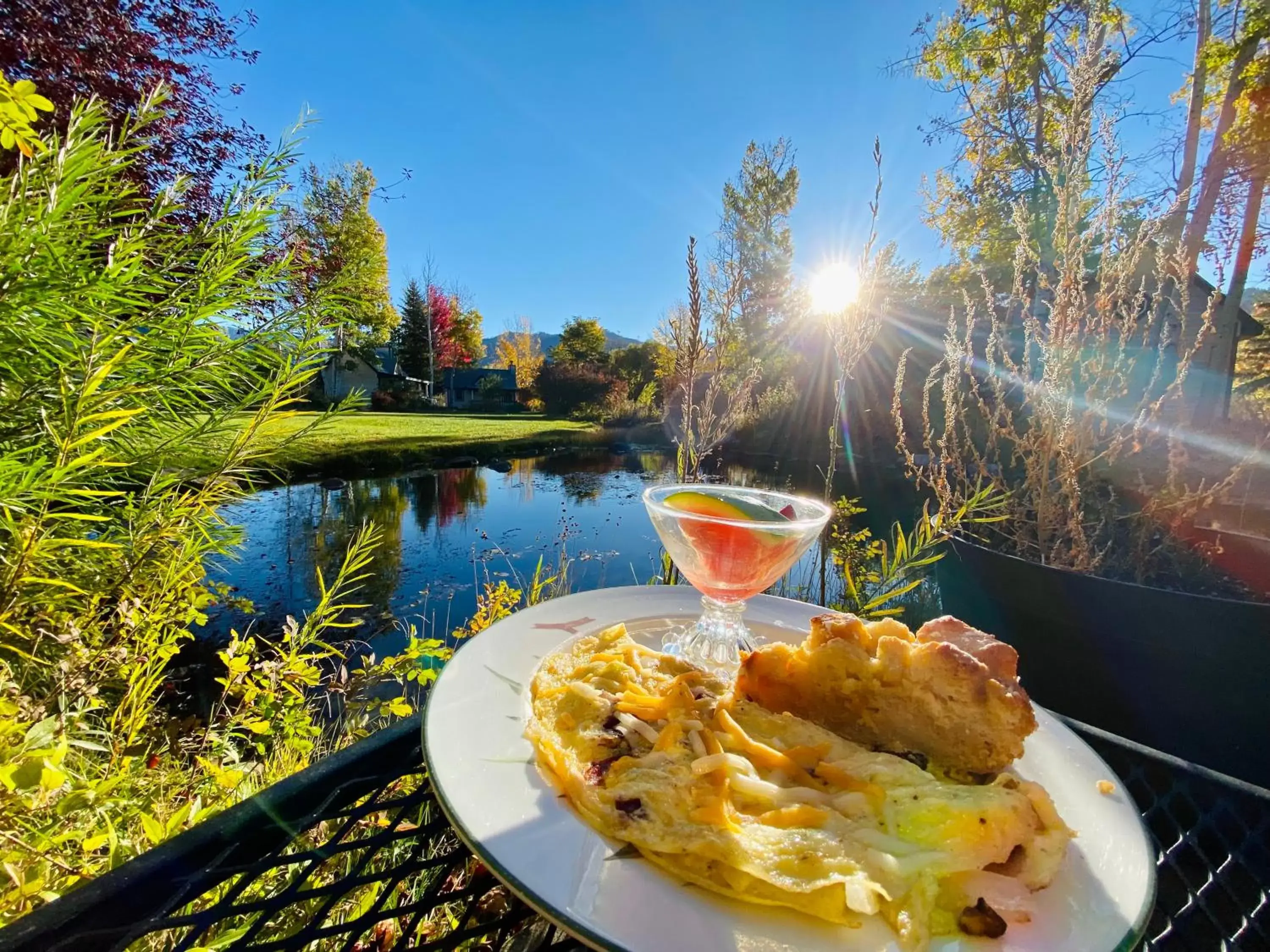 Food and drinks in Apple Orchard Inn