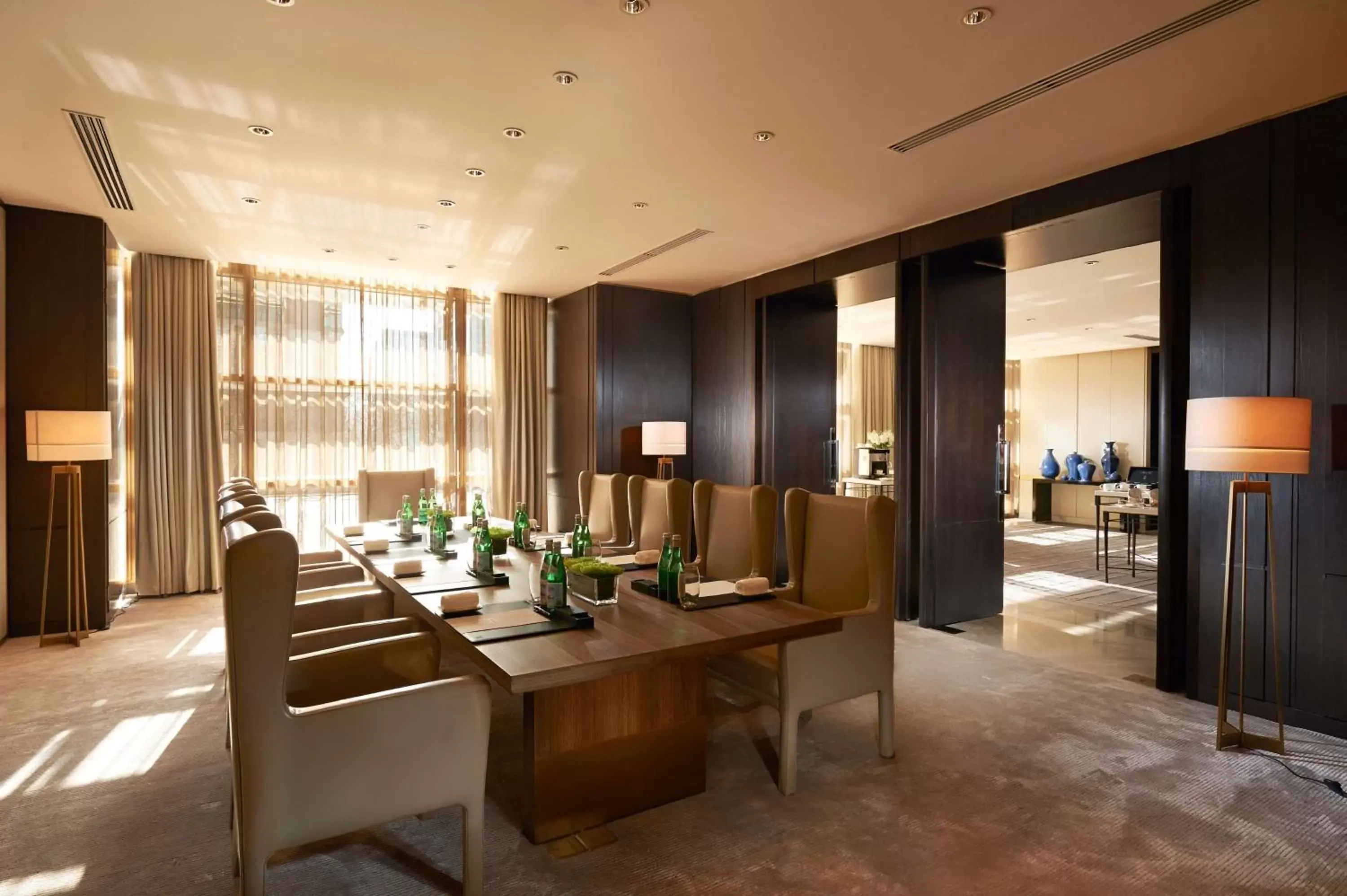 Kitchen or kitchenette in Waldorf Astoria Beijing