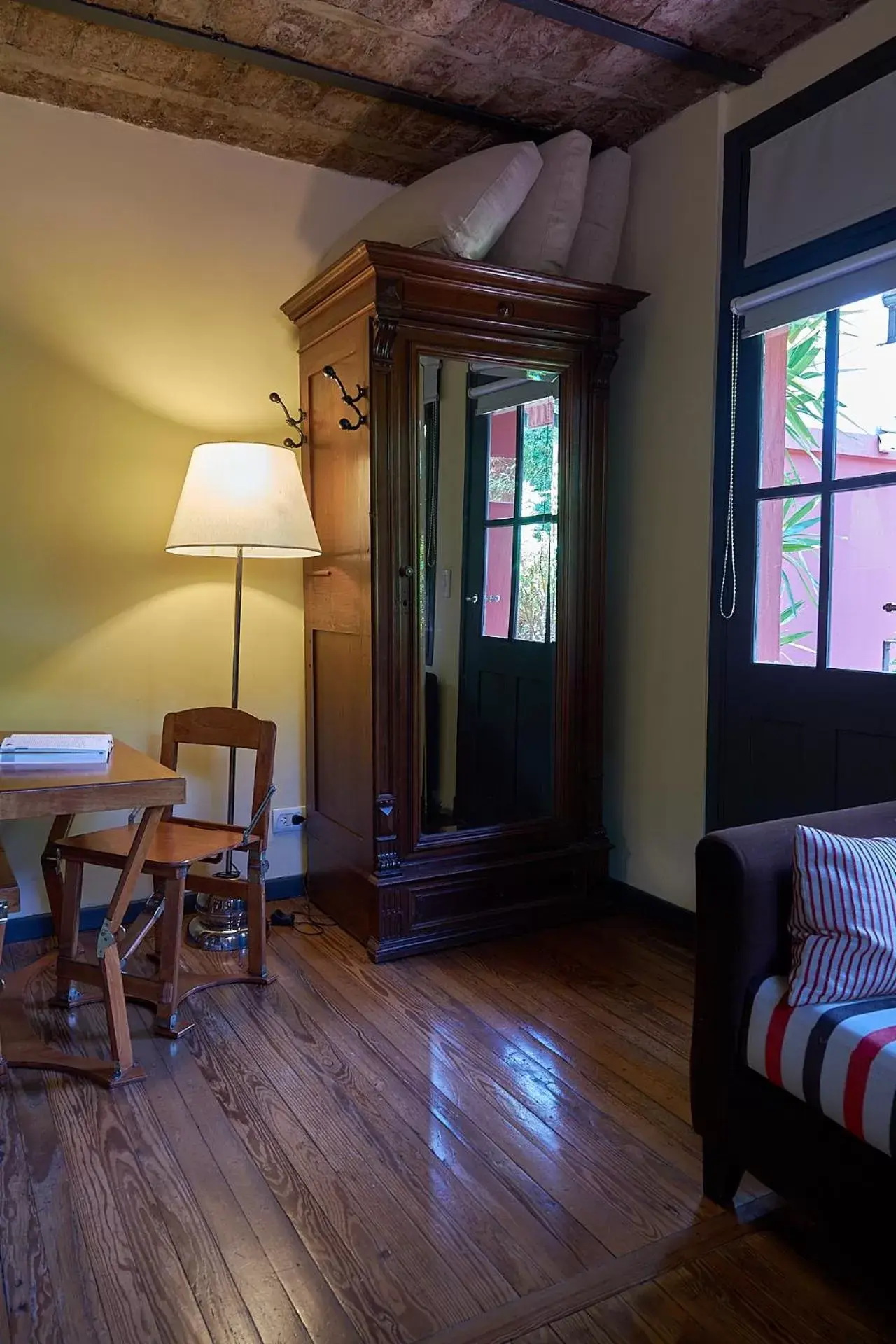 Photo of the whole room, Seating Area in BE Jardin Escondido By Coppola