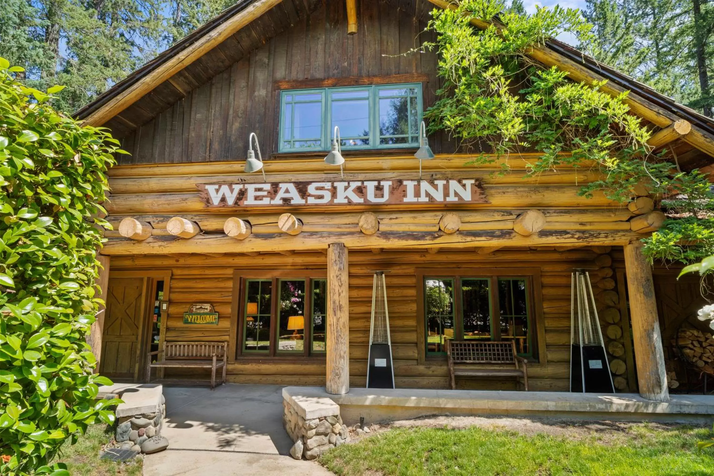 Property Building in Weasku Inn