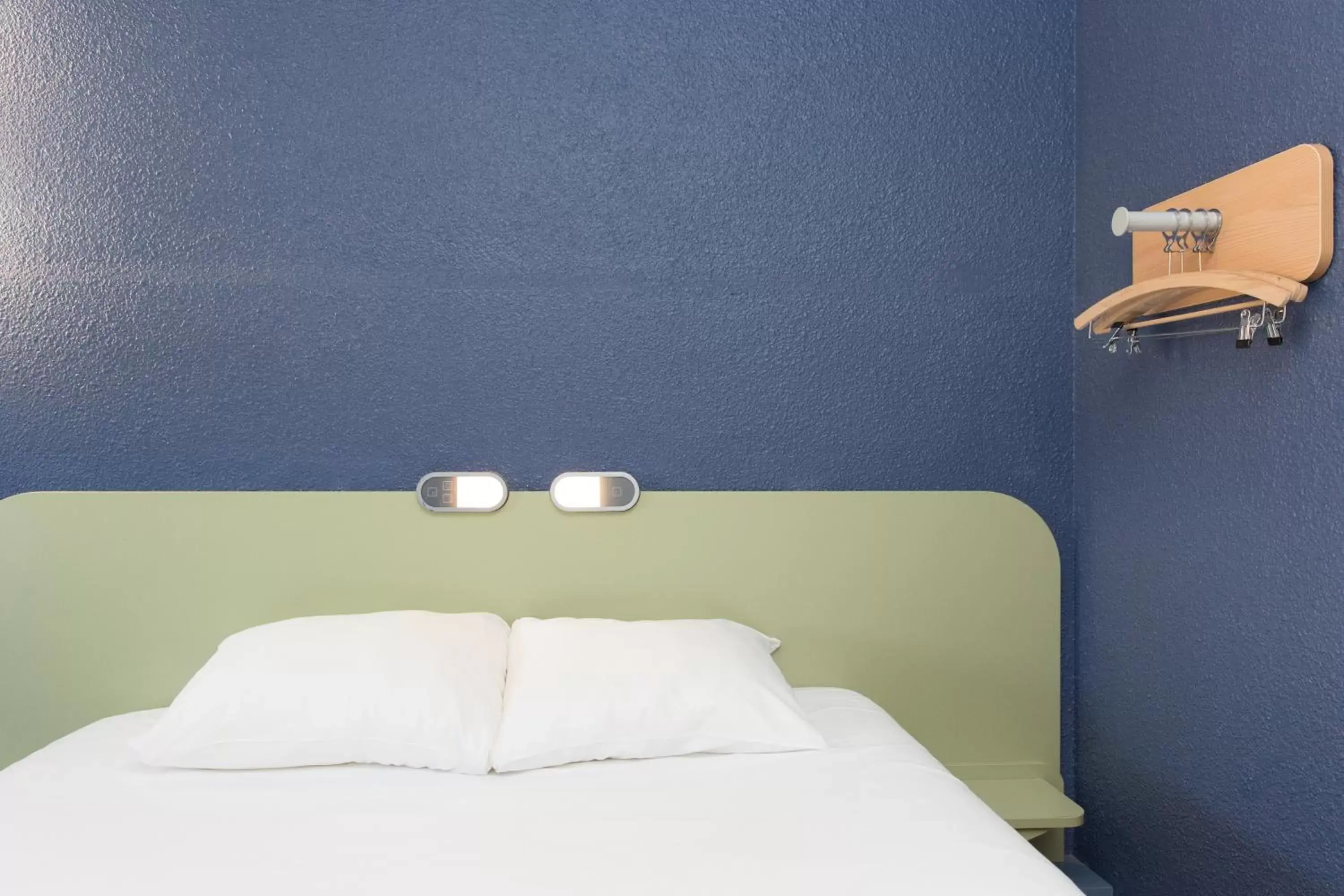 Bedroom, Bed in Ibis Budget Sisteron