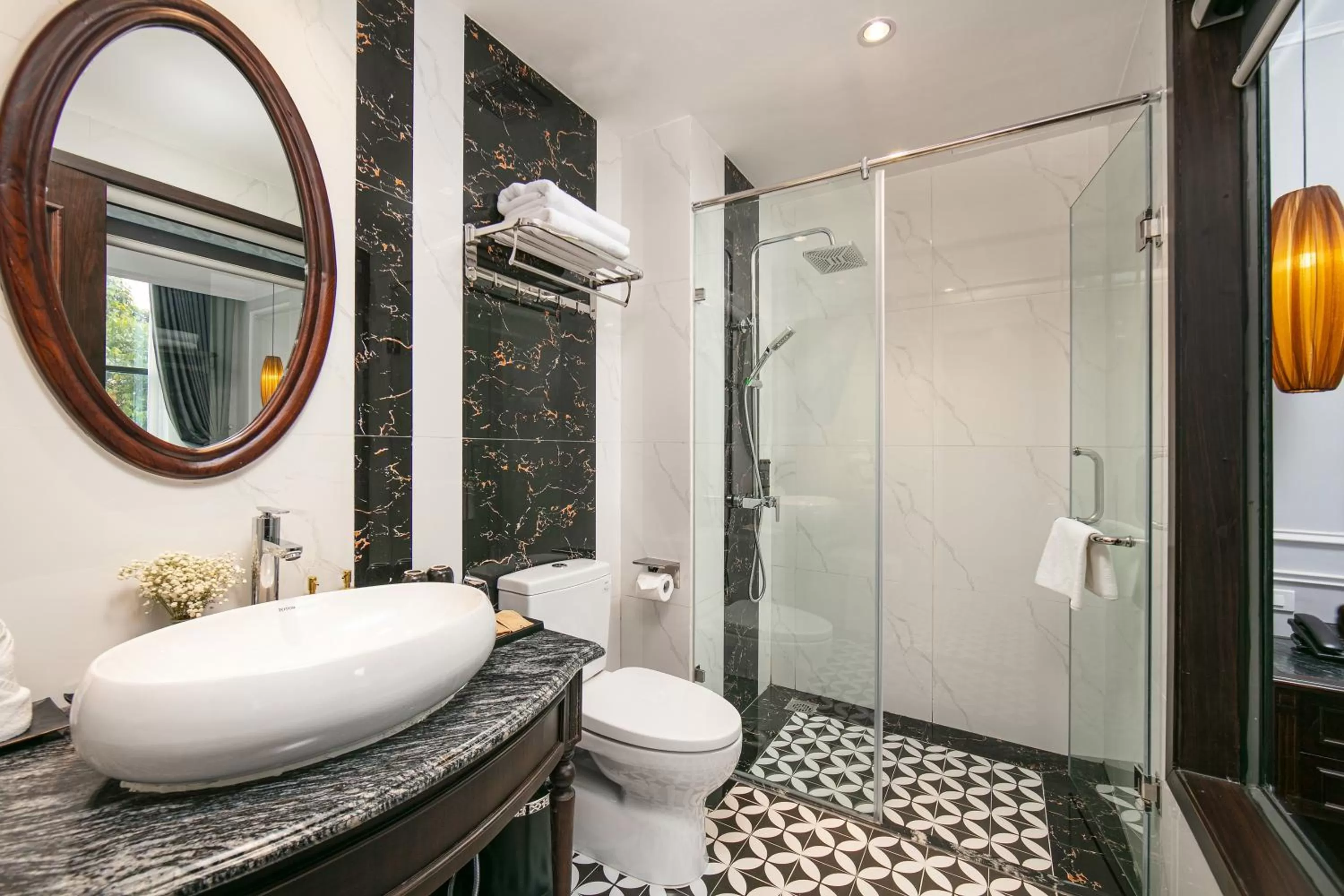 Shower in Salute Premium Hotel & Spa