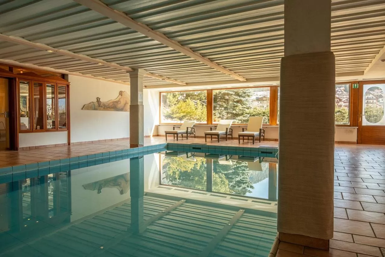 Swimming Pool in Smy Koflerhof Wellness & Spa Dolomiti