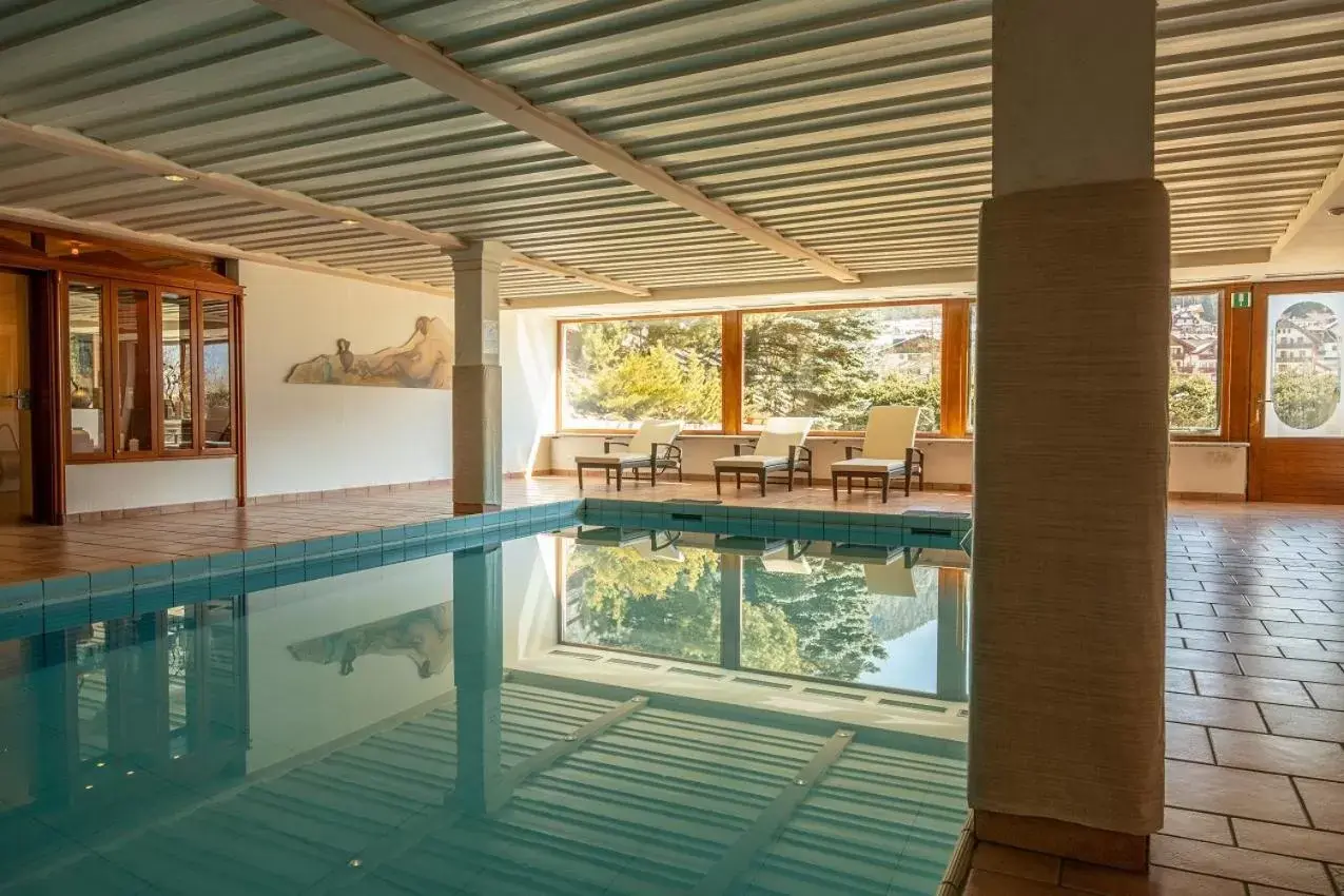 Swimming Pool in Smy Koflerhof Wellness & Spa Dolomiti