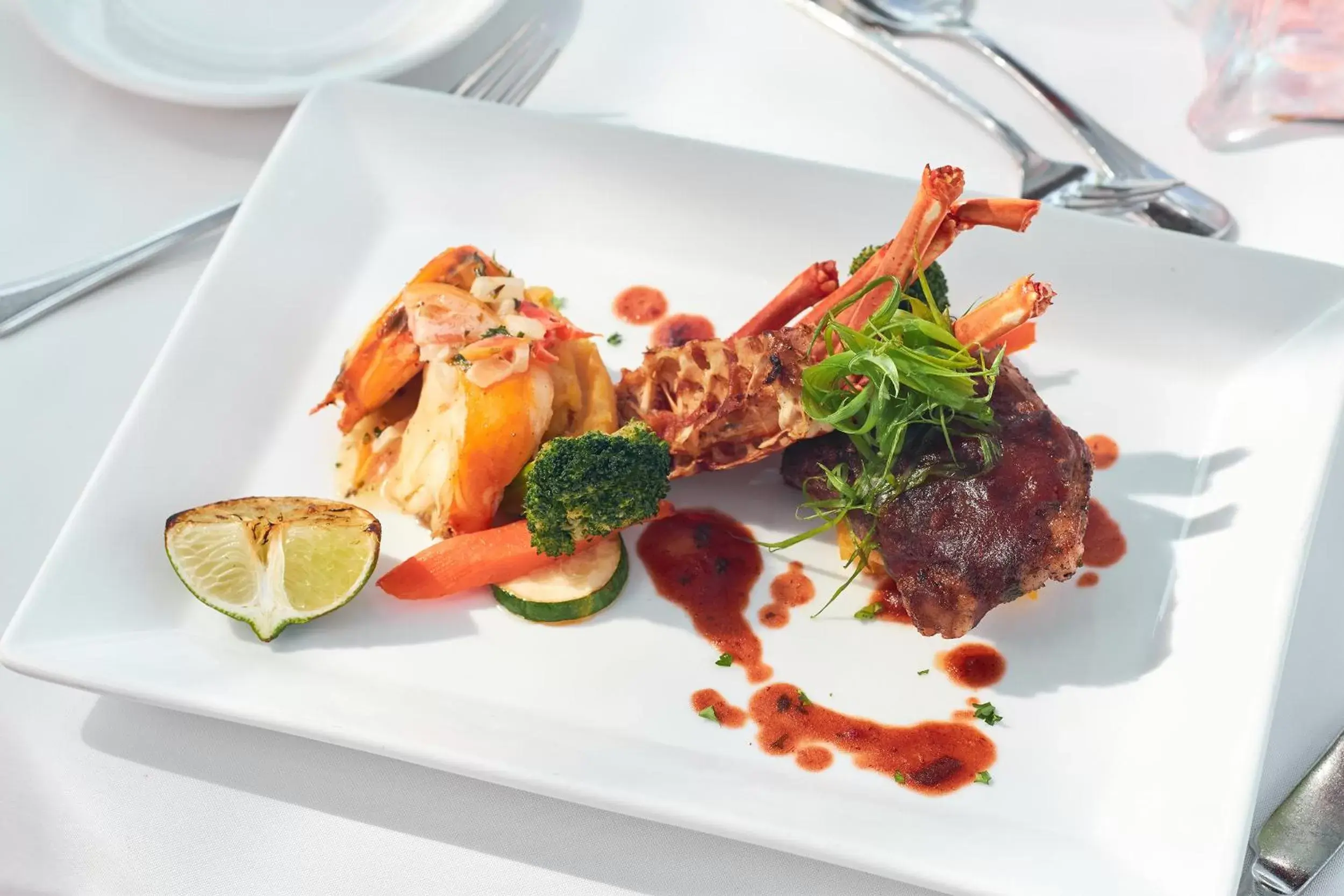 Food and drinks in Bay Gardens Beach Resort & Spa Food and drinks in Bay Gardens Beach Resort & Spa