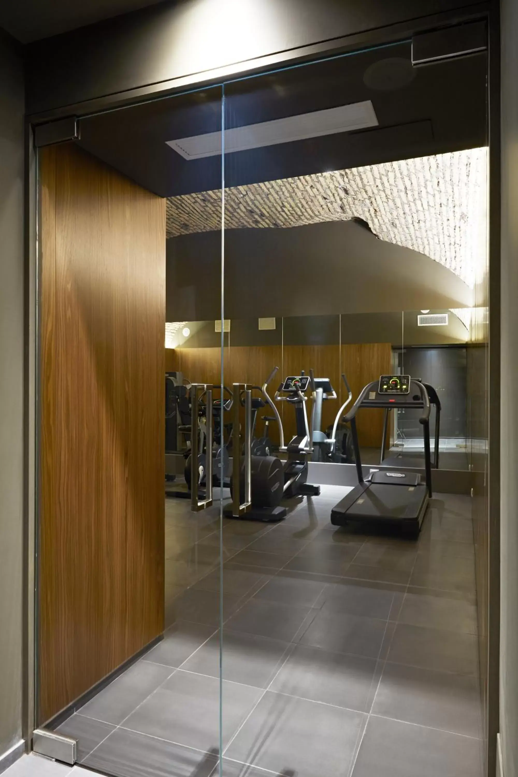 Fitness centre/facilities, Fitness Center/Facilities in Hotel The Building