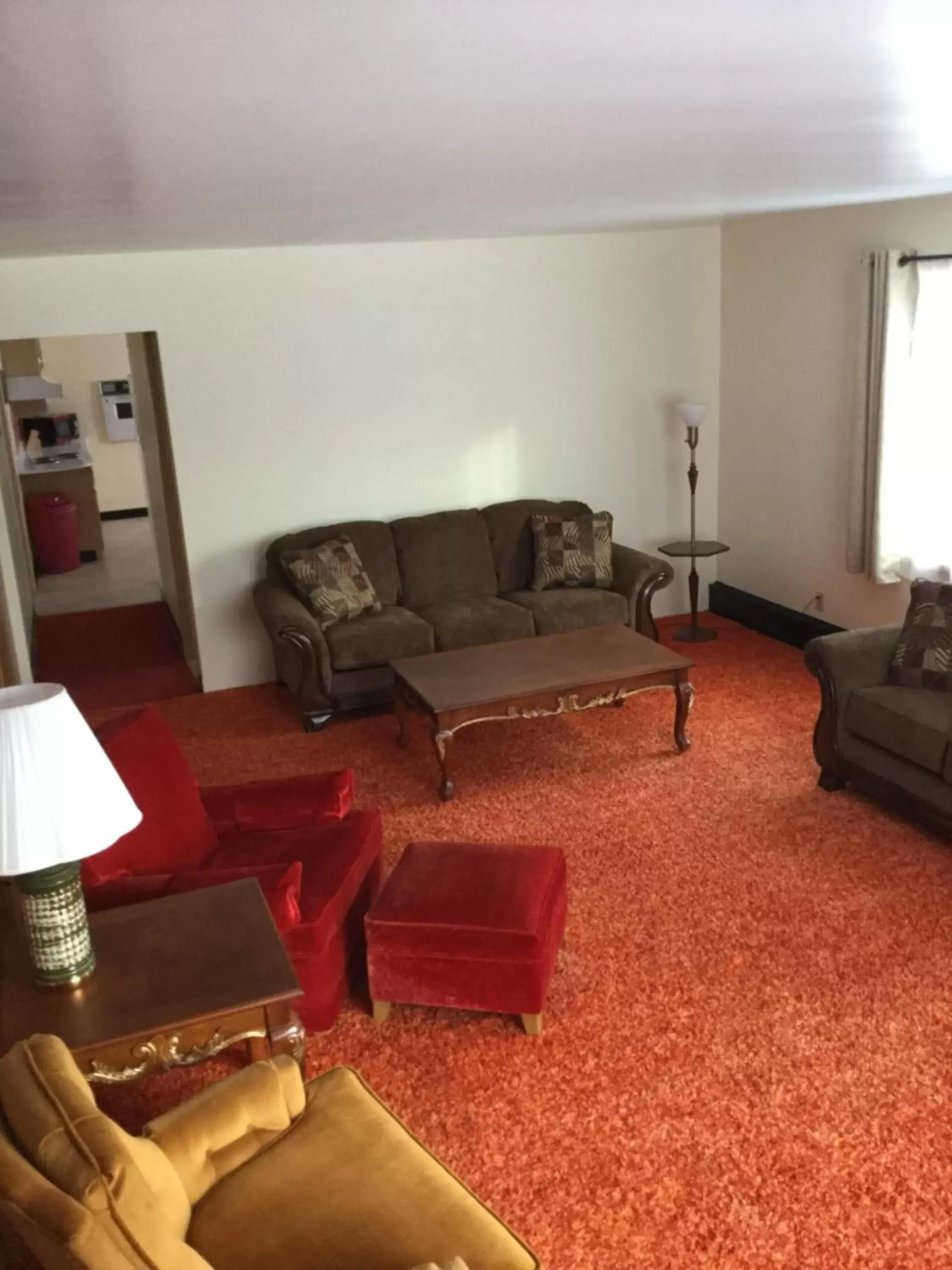 Living room, Seating Area in Cedars Motel