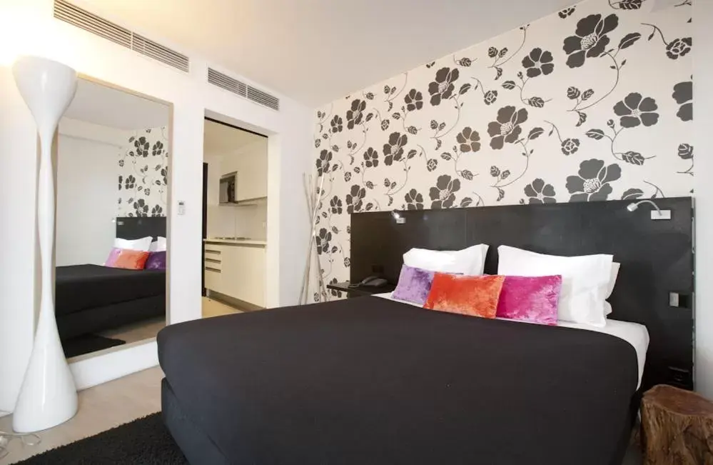 Photo of the whole room, Bed in Funchal Design Hotel Photo of the whole room, Bed in Funchal Design Hotel