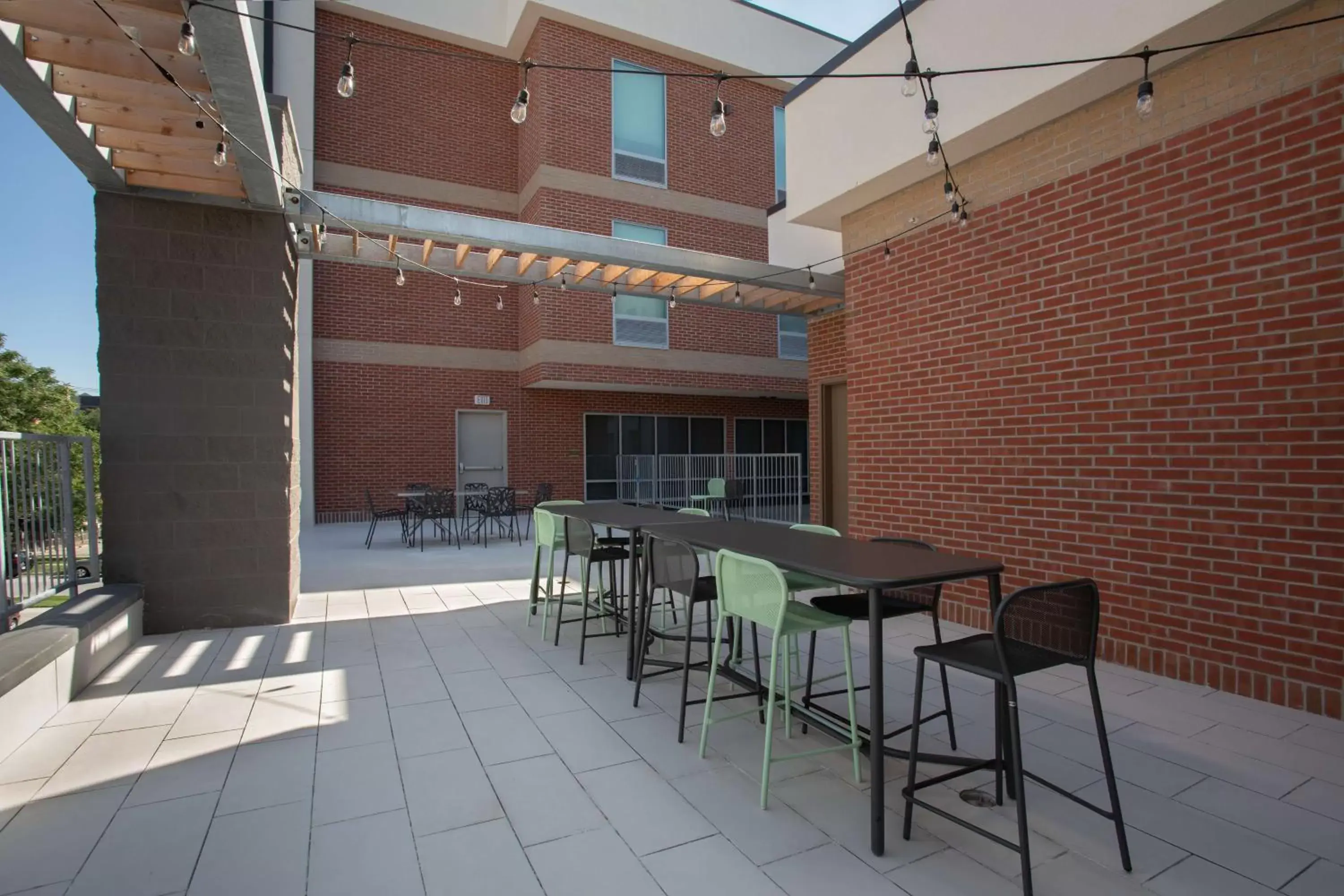 Patio in Home2 Suites By Hilton Omaha Un Medical Ctr Area