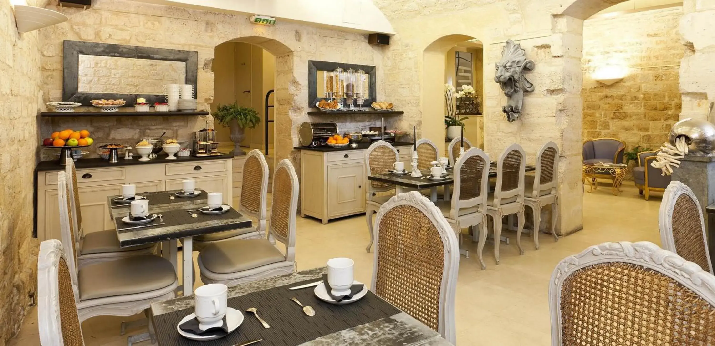 Breakfast, Restaurant/Places to Eat in Hôtel des Ducs D'Anjou