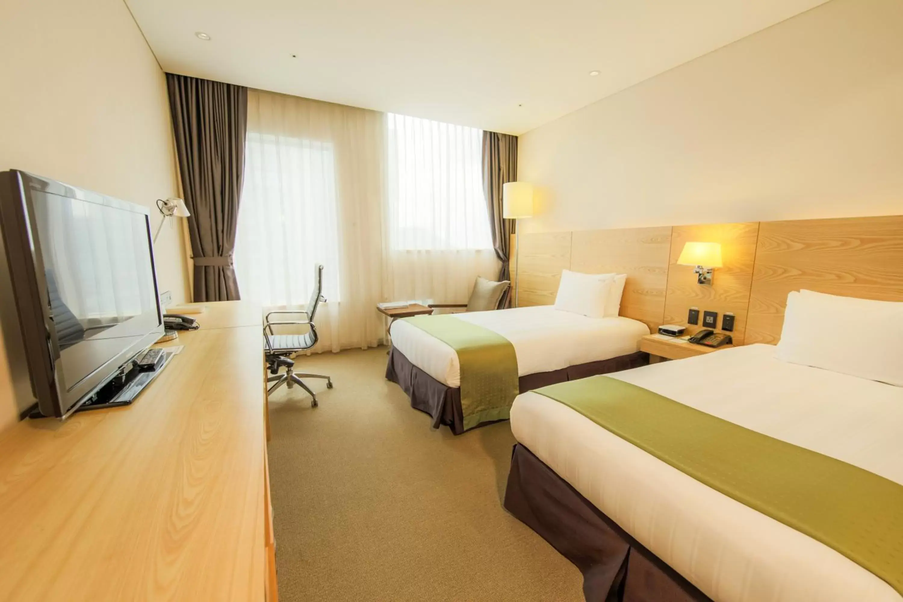 Photo of the whole room, Bed in Holiday Inn Gwangju, an IHG Hotel