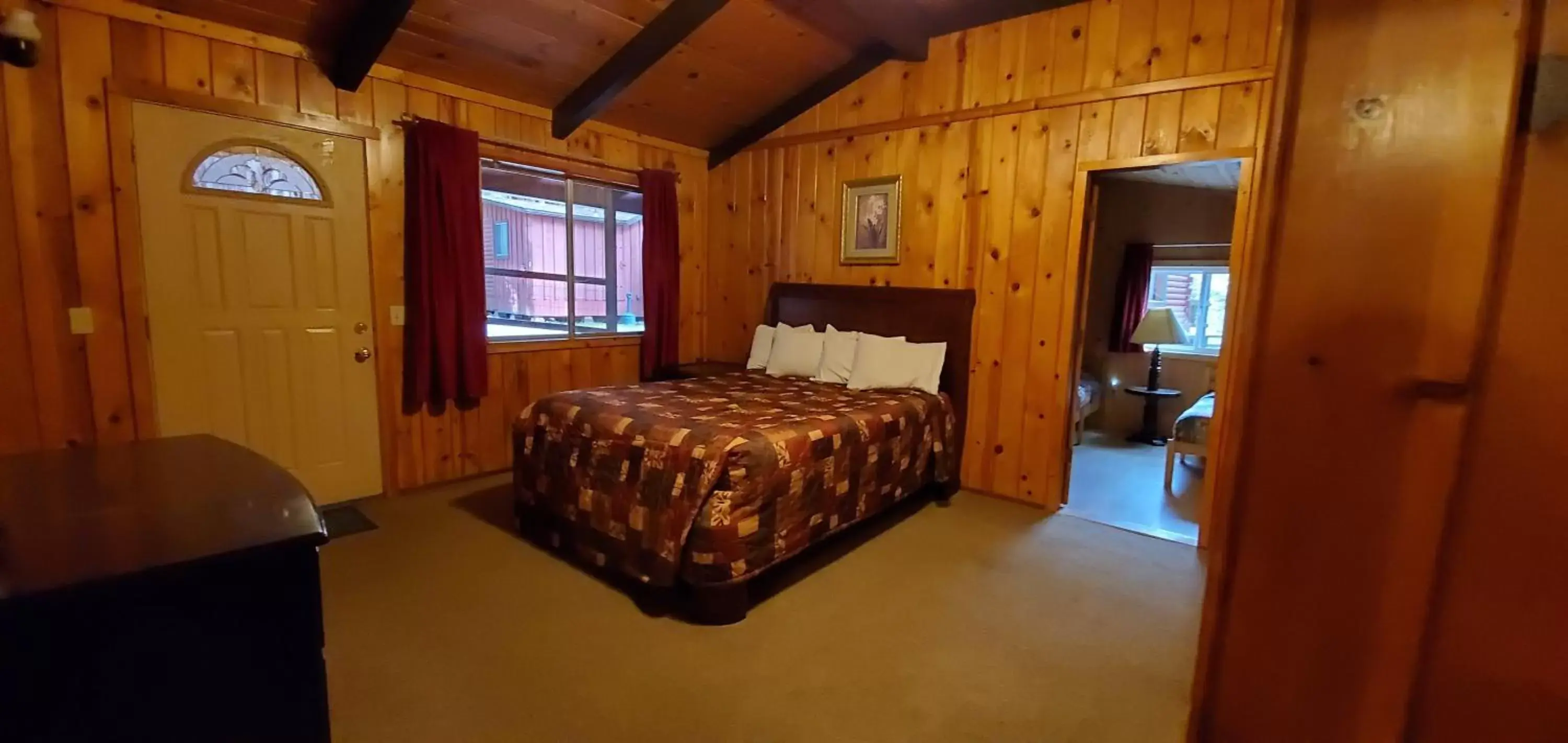 Bedroom, Bed in Fern River Resort