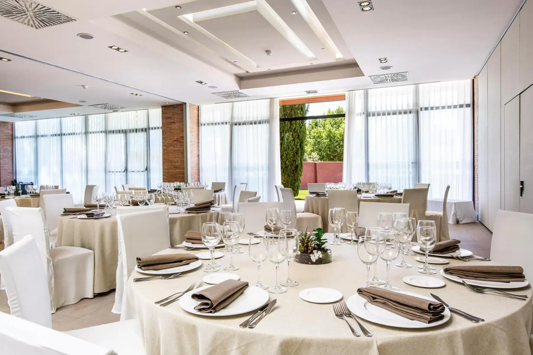 Banquet/Function facilities, Restaurant/Places to Eat in Intur Alcazar de San Juan