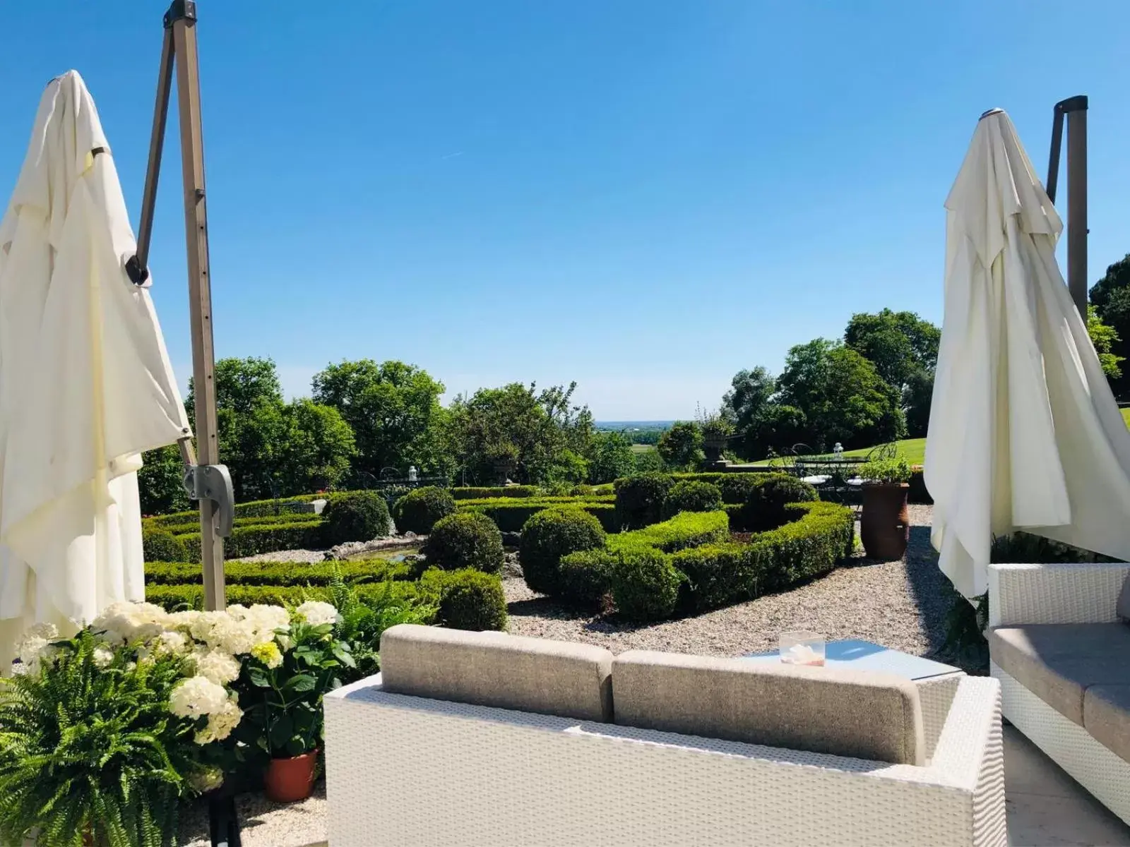 Patio in Hotel Villa Policreti