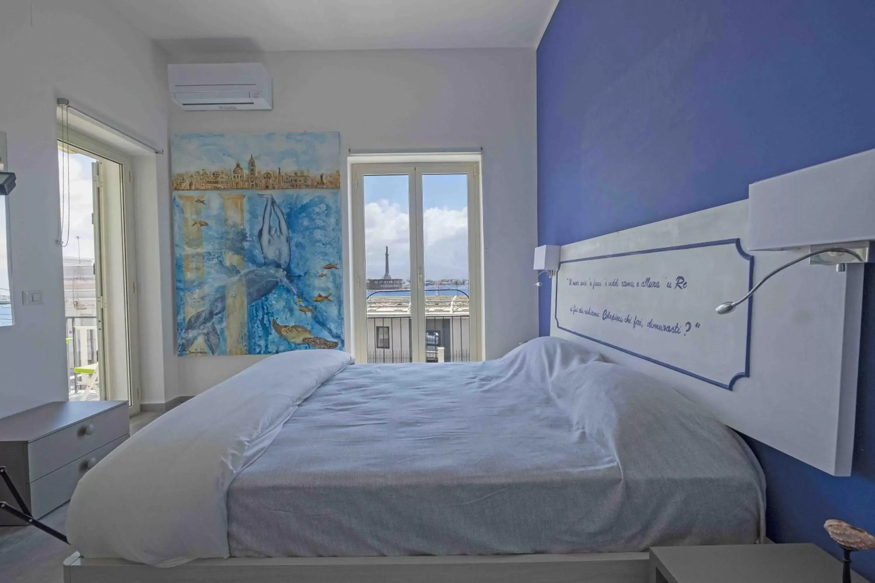 Photo of the whole room, Bed in Miti Dello Stretto B&B