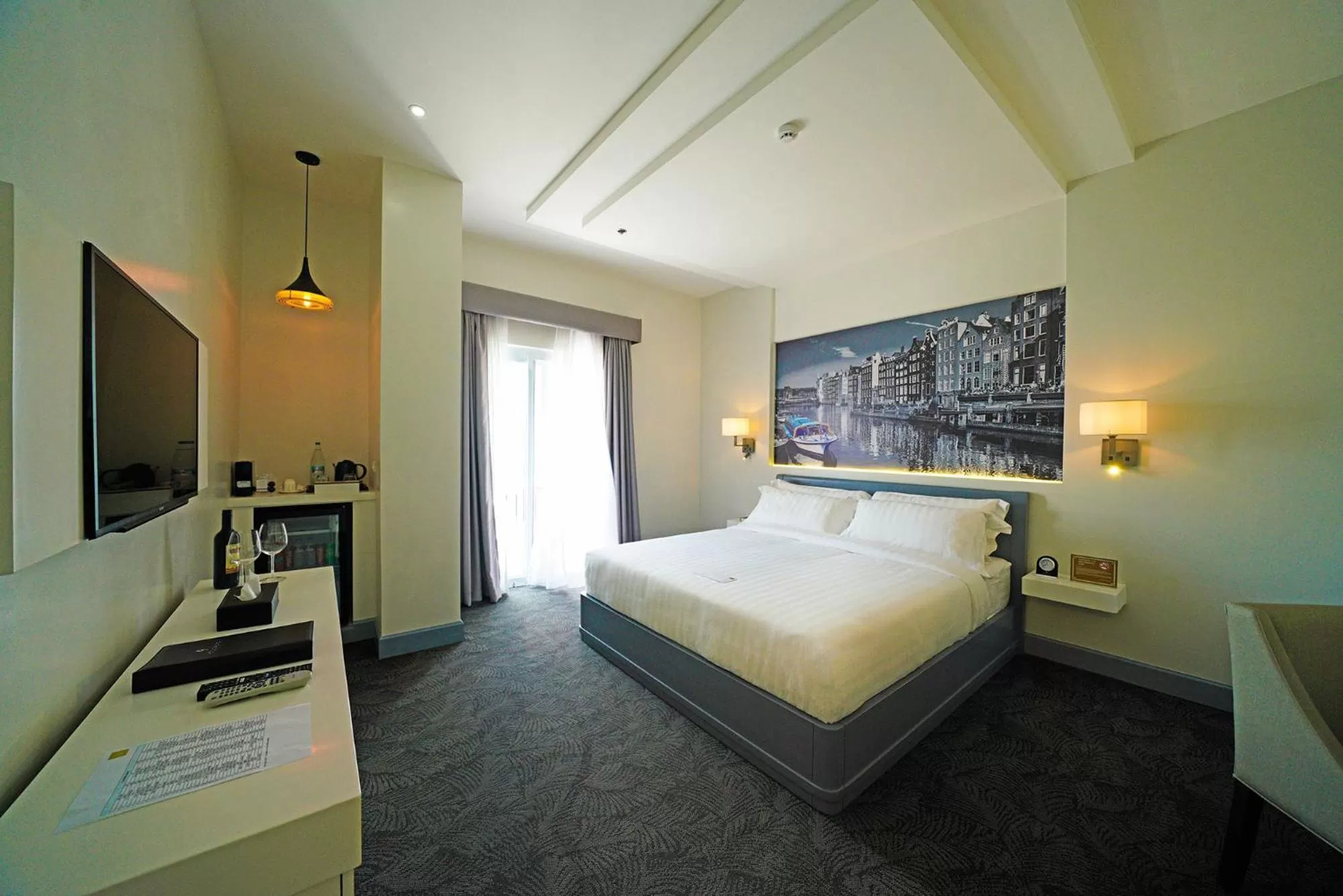 Bed in Hotel Carlito Tagaytay