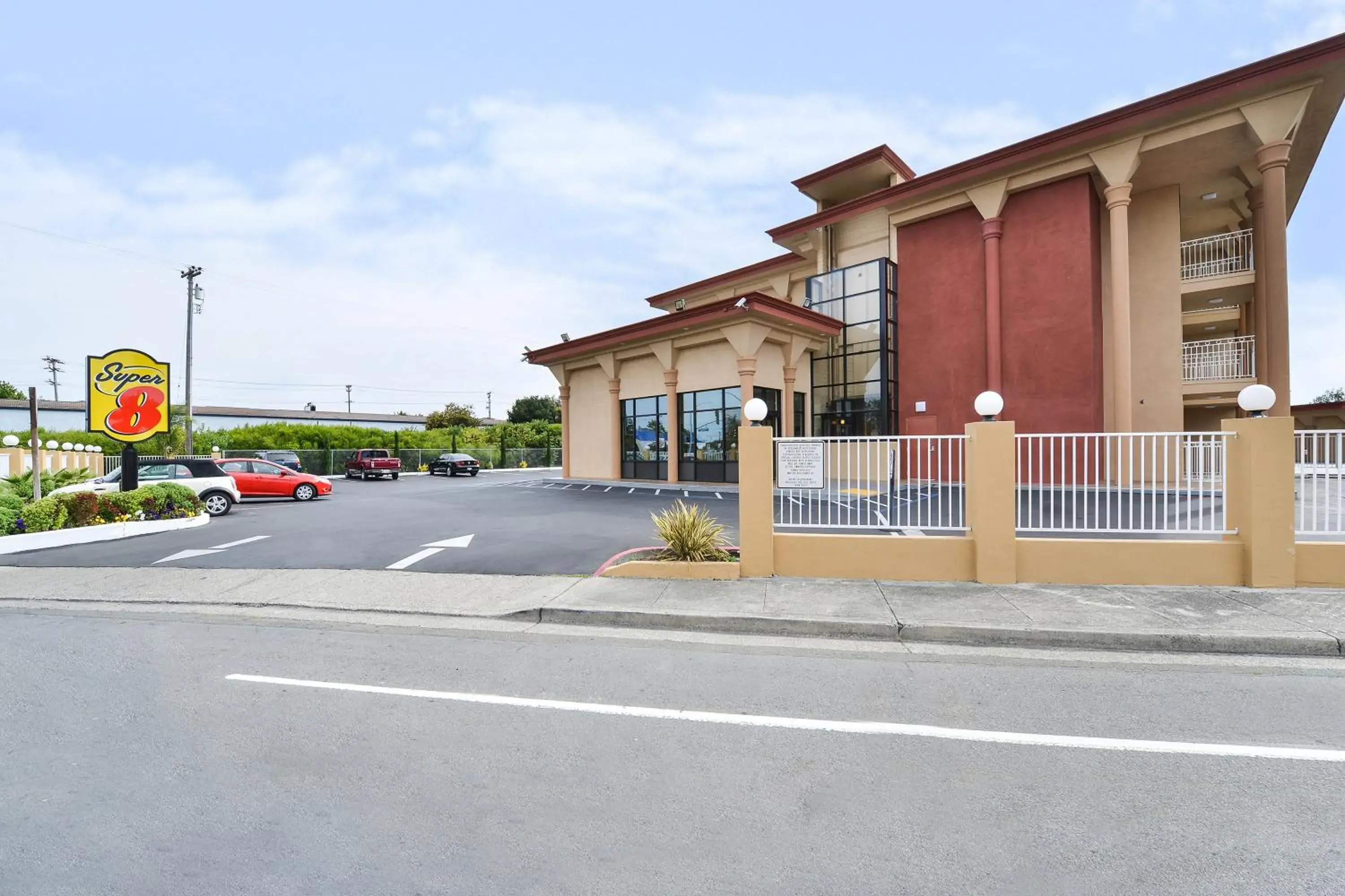 Facade/entrance, Property Building in Super 8 by Wyndham Vallejo/Napa Valley