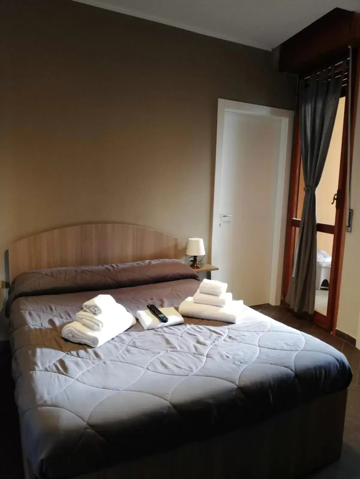 Bed in HH Hermoso Housing ALESSANDRIA