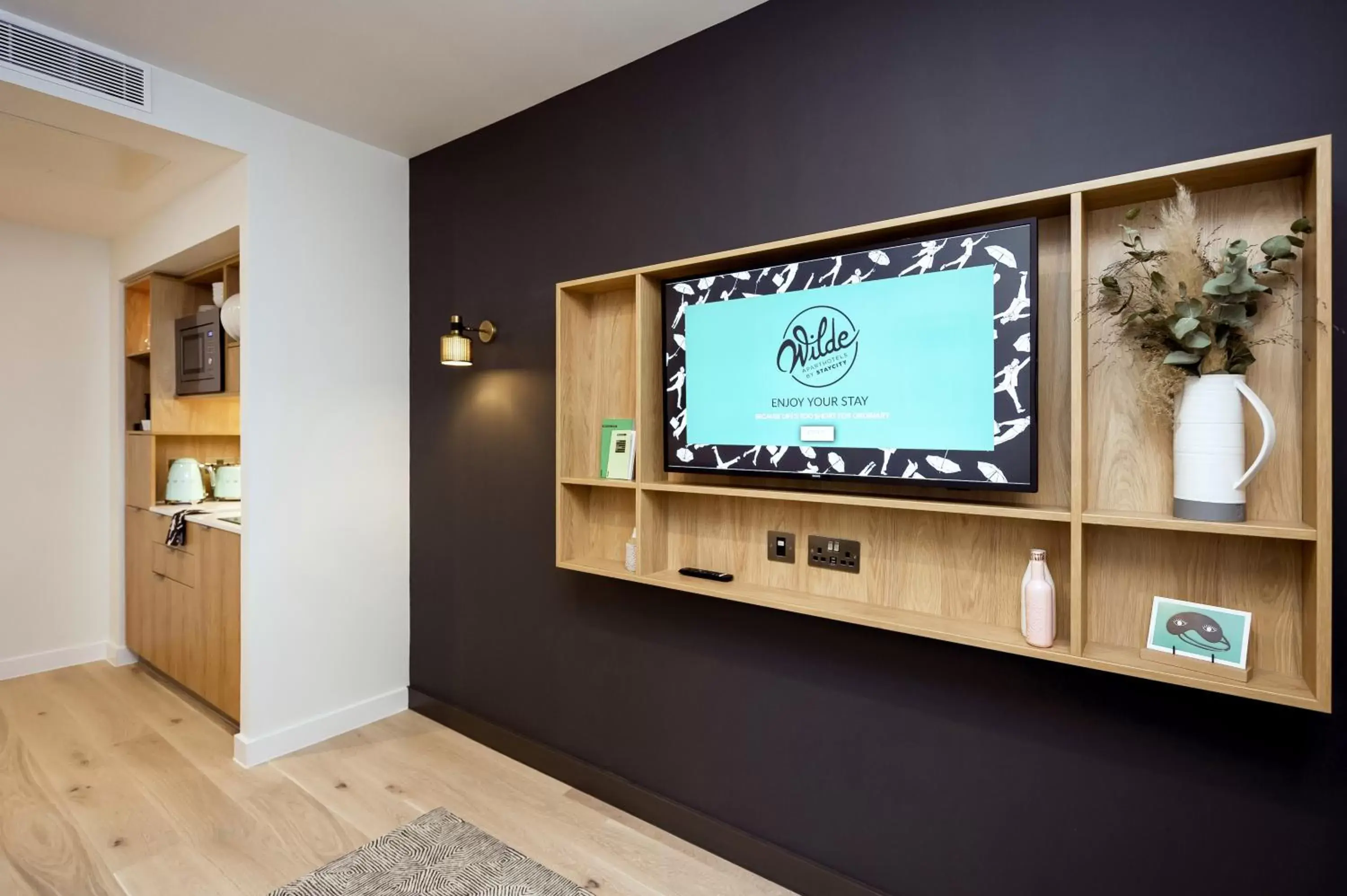 TV and multimedia, TV/Entertainment Center in Wilde Aparthotels by Staycity Edinburgh Grassmarket
