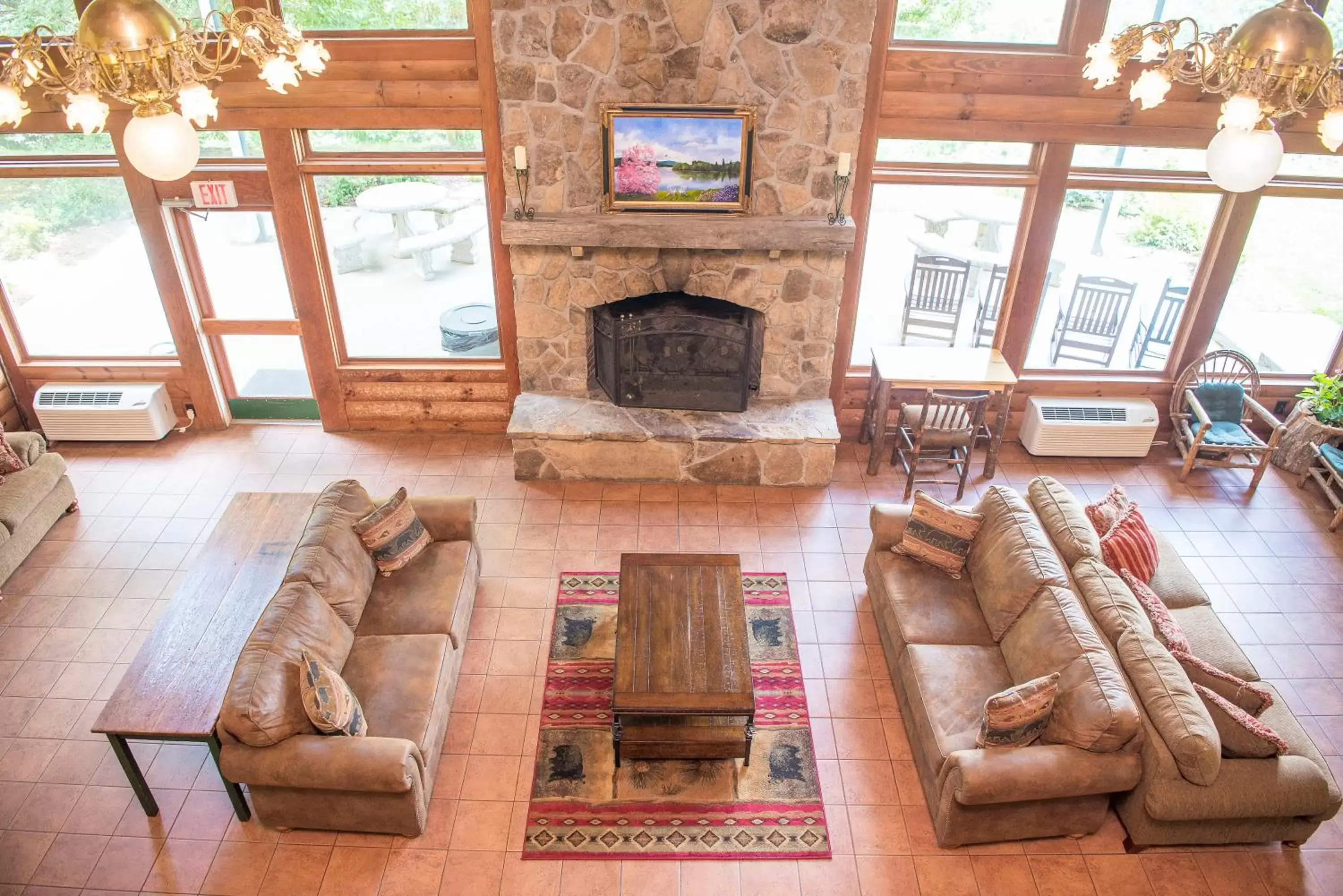 Lobby or reception, Seating Area in Lake Chatuge Lodge