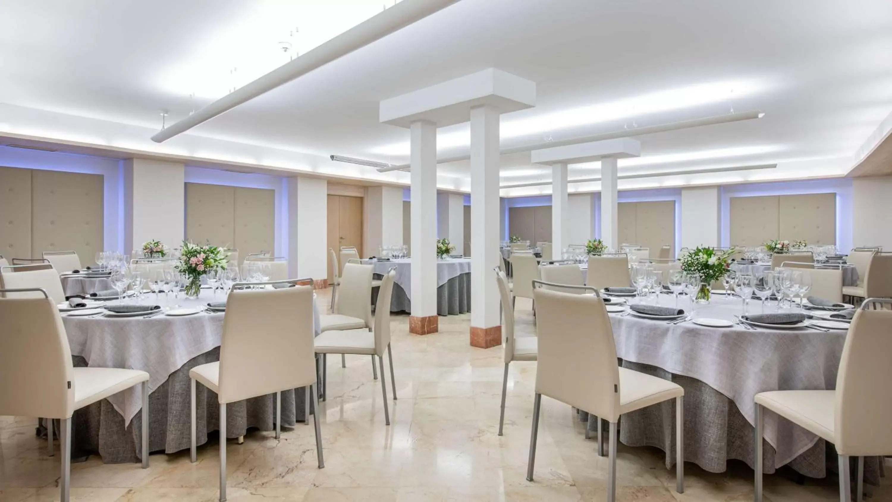 Meeting/conference room, Restaurant/Places to Eat in NH Collection Cáceres Palacio de Oquendo