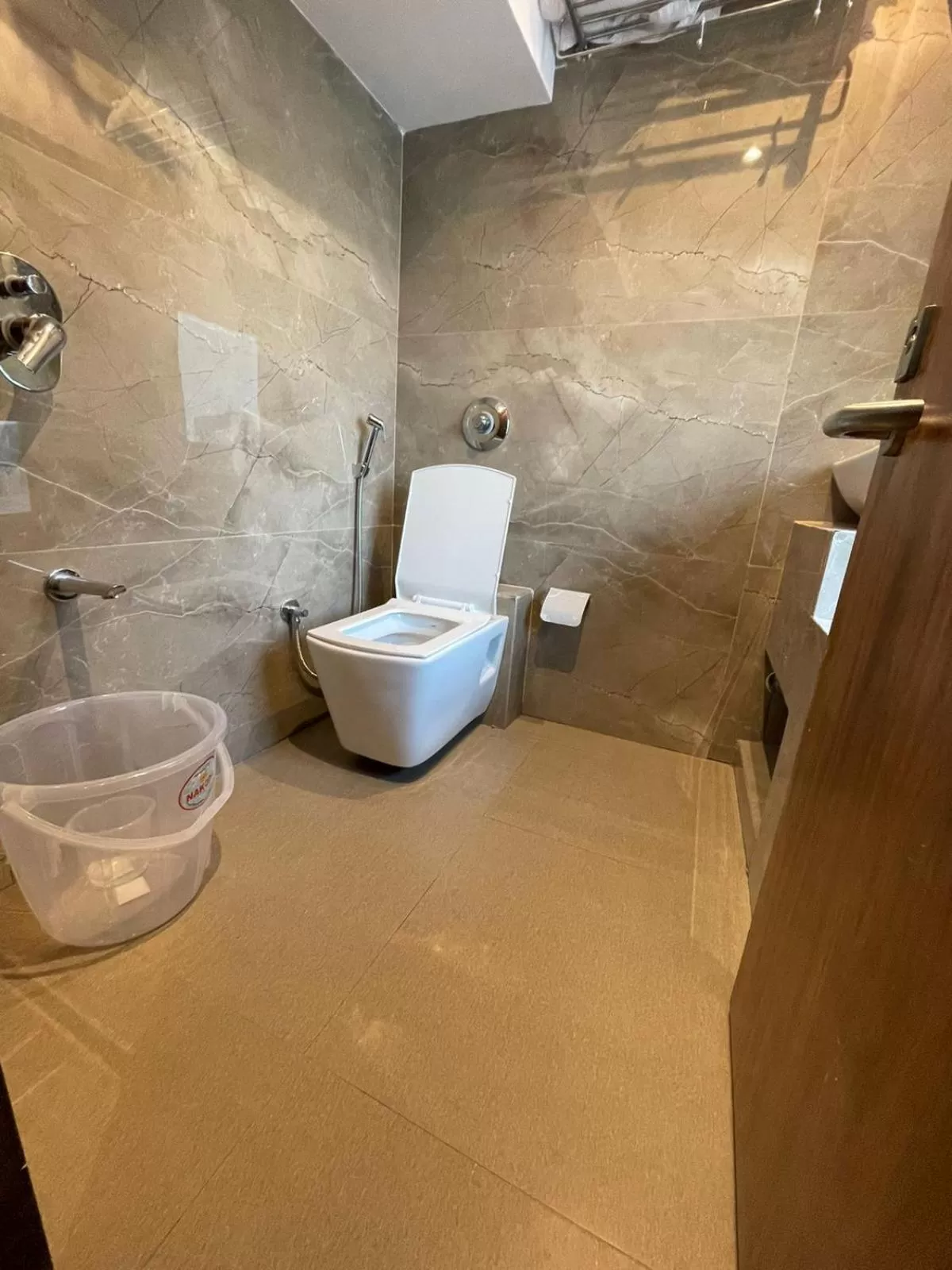 Toilet in HOTEL BLACK BURN