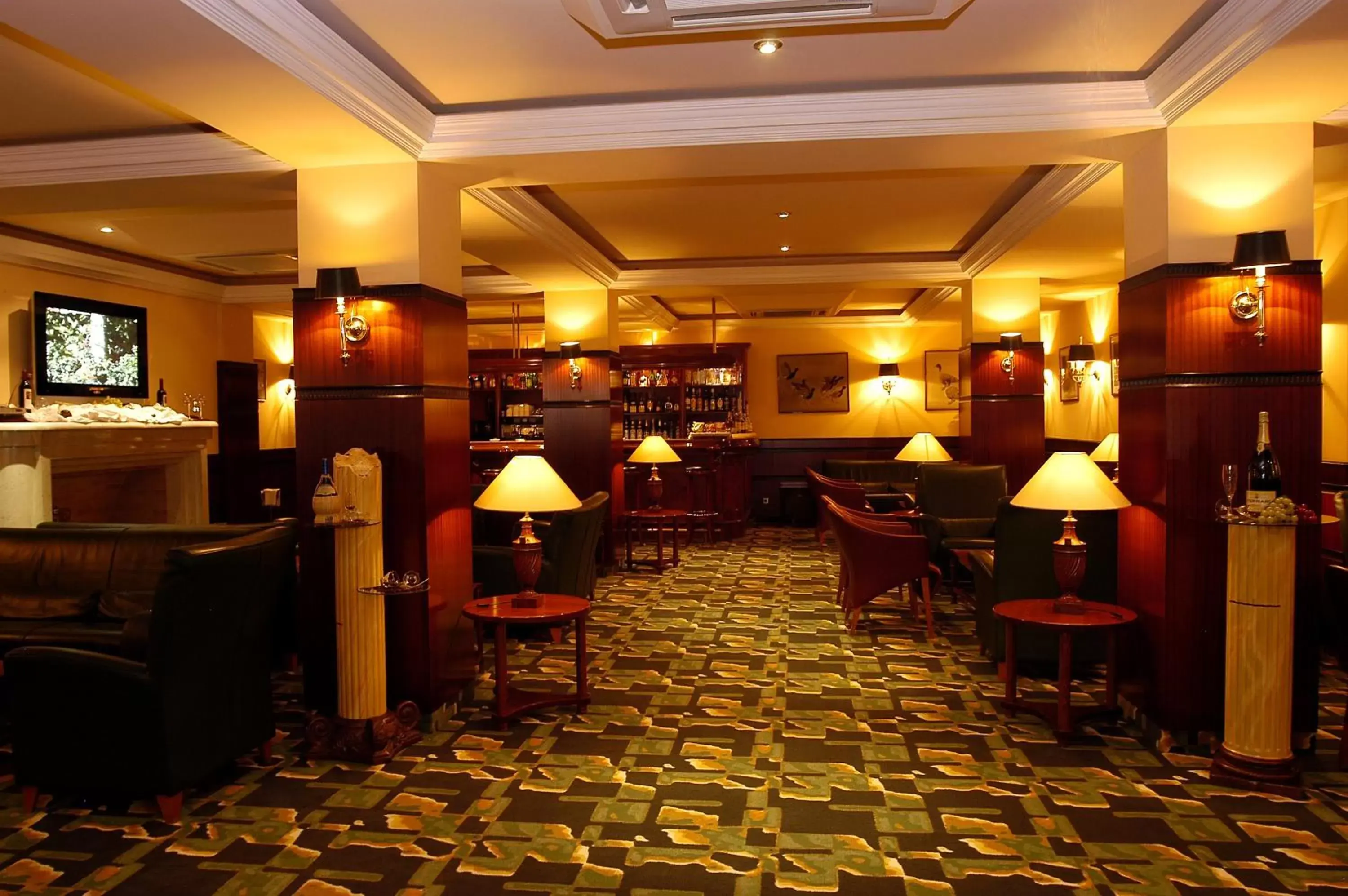 Lounge or bar, Restaurant/Places to Eat in Mercure Andorra