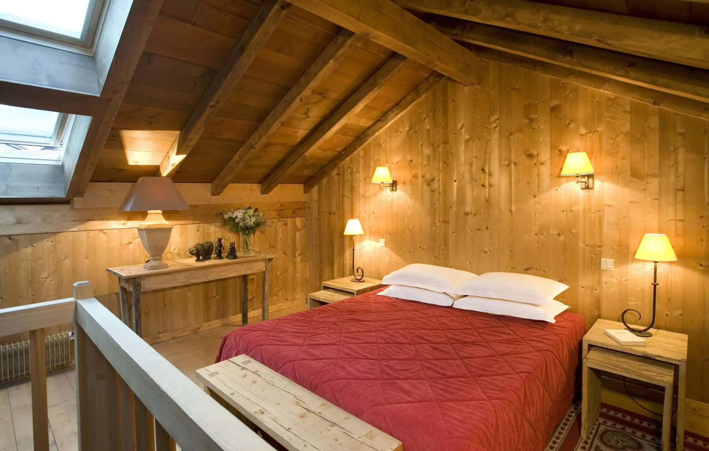 Photo of the whole room, Bed in Best Western Chalet les Saytels