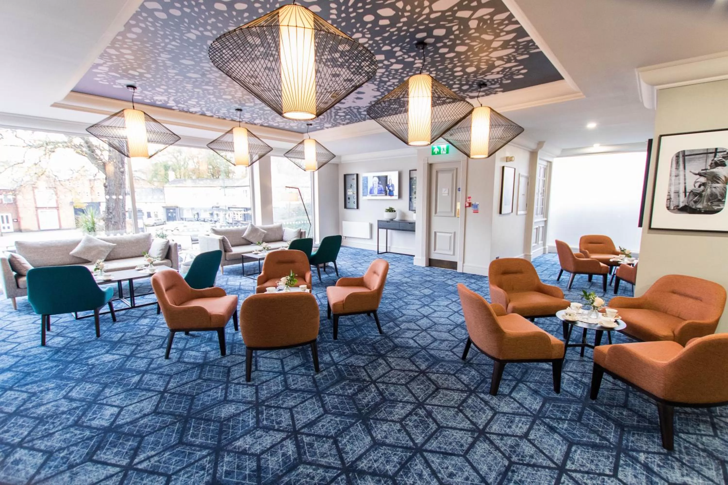 Lounge or bar in Mercure Nottingham Sherwood