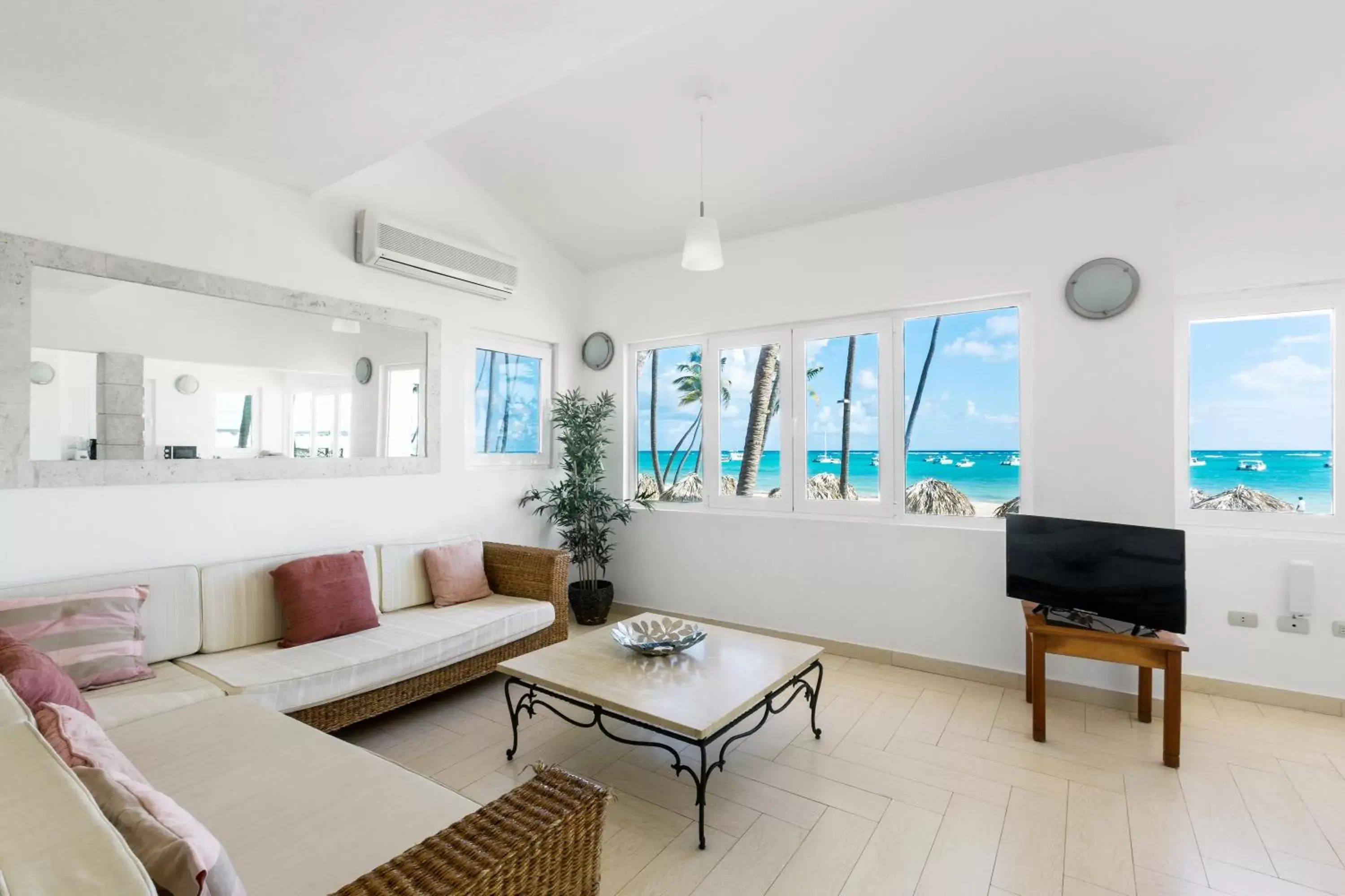 Living room, Seating Area in AVENTURA VILLAGE LOS CORALES BEACH and SPA