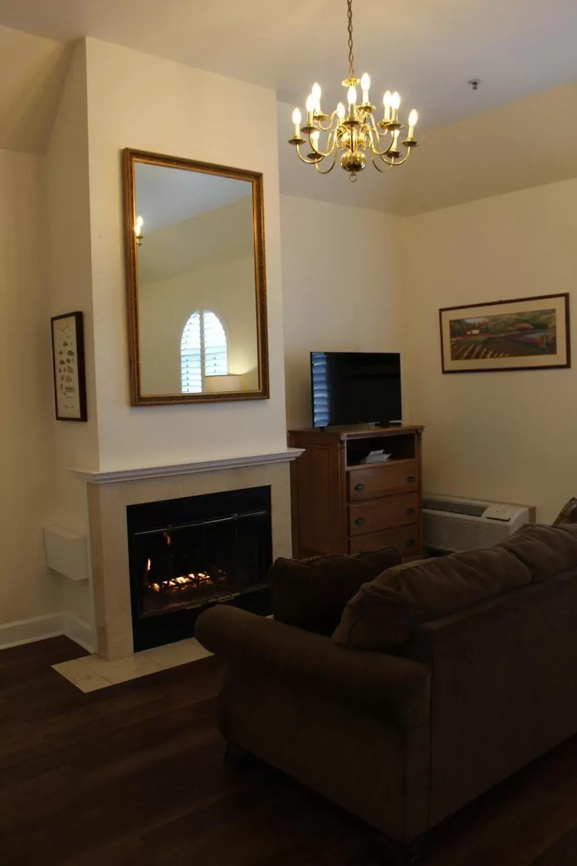 flat iron, Seating Area in Elm House Inn