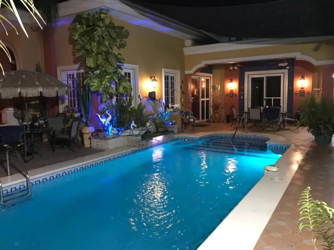 Swimming pool in Refugio de la Montaña B&B