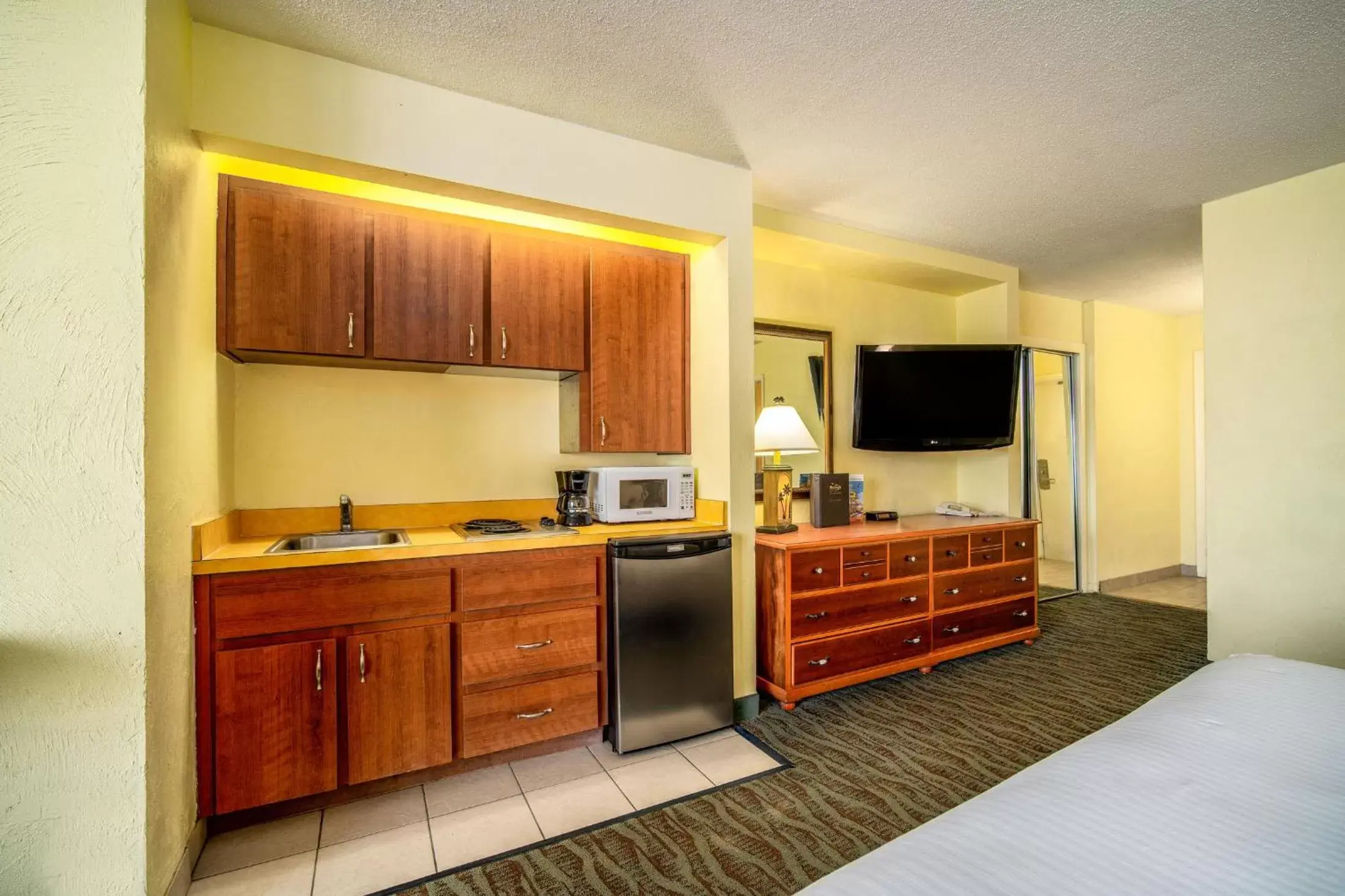 Kitchen or kitchenette, Kitchen/Kitchenette in Perry's Ocean-Edge Resort