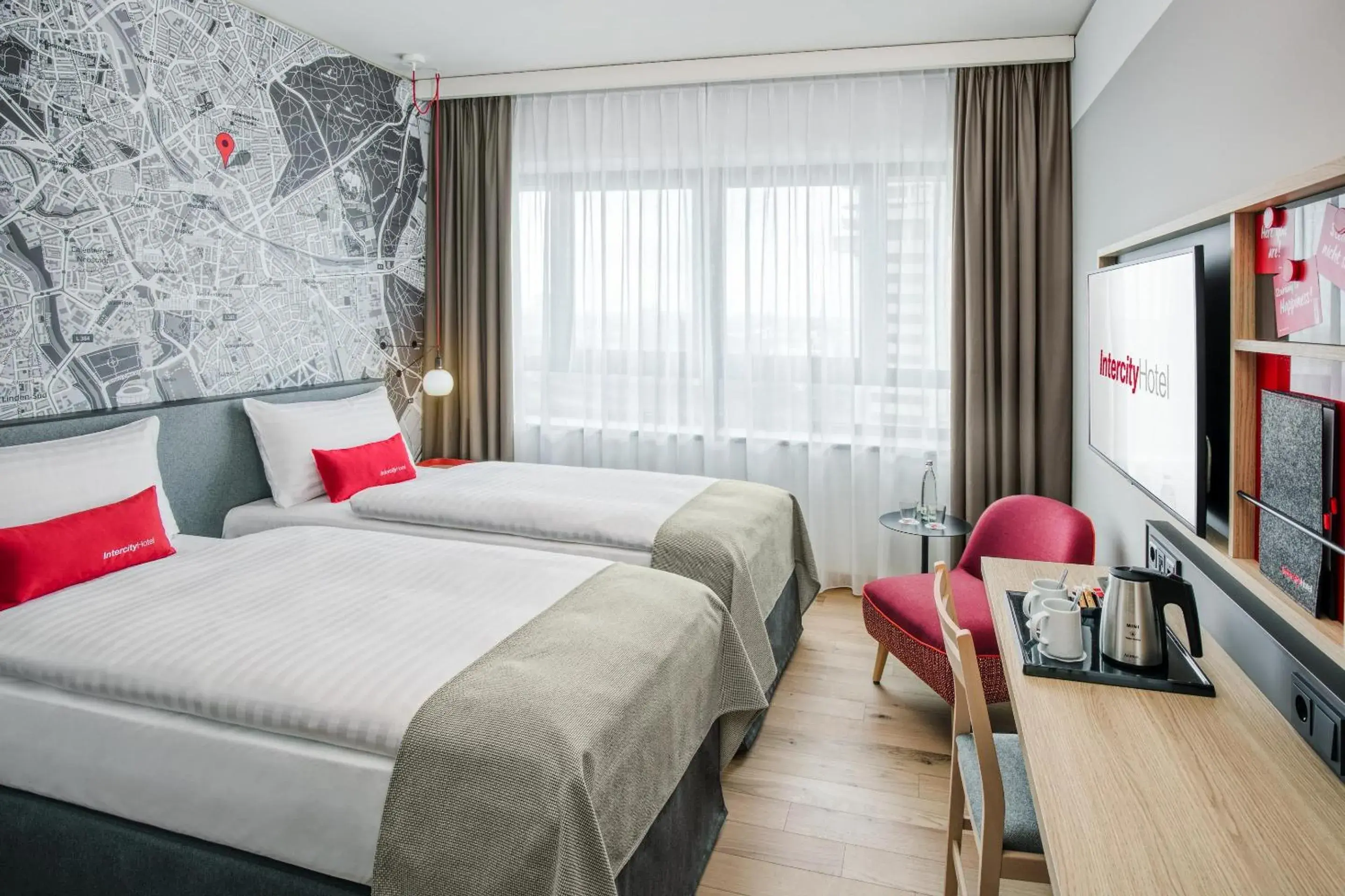 Photo of the whole room, Bed in IntercityHotel Hannover Hauptbahnhof-Ost