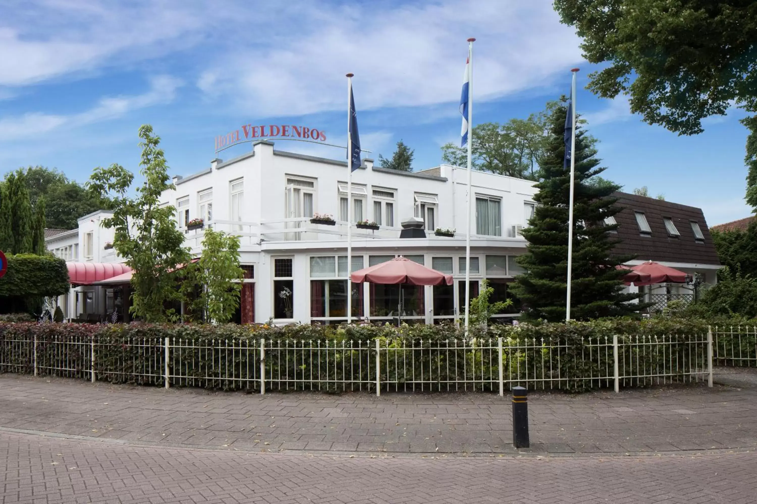 Facade/entrance in Fletcher Hotel Restaurant Veldenbos