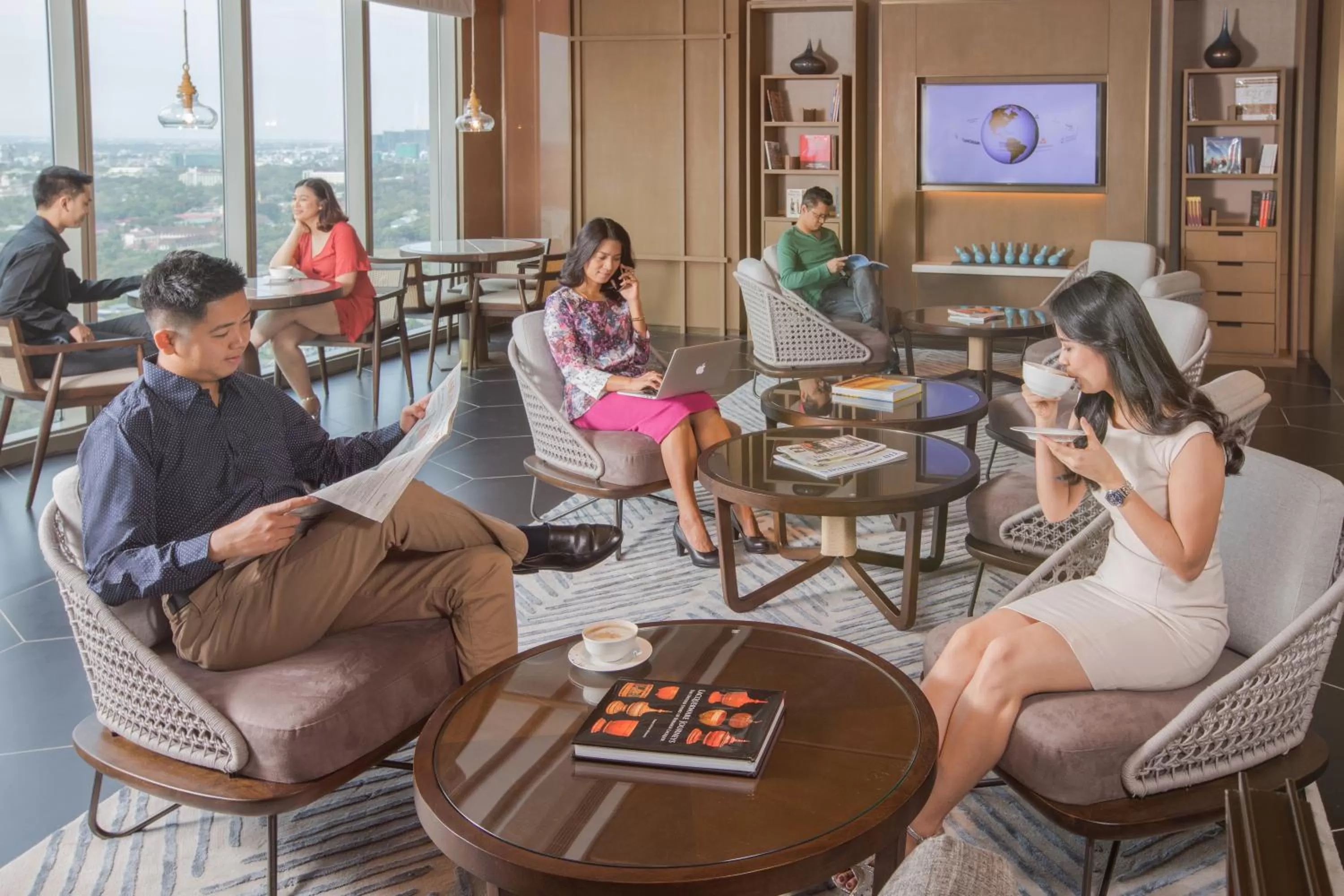 Lounge or bar in Pan Pacific Yangon