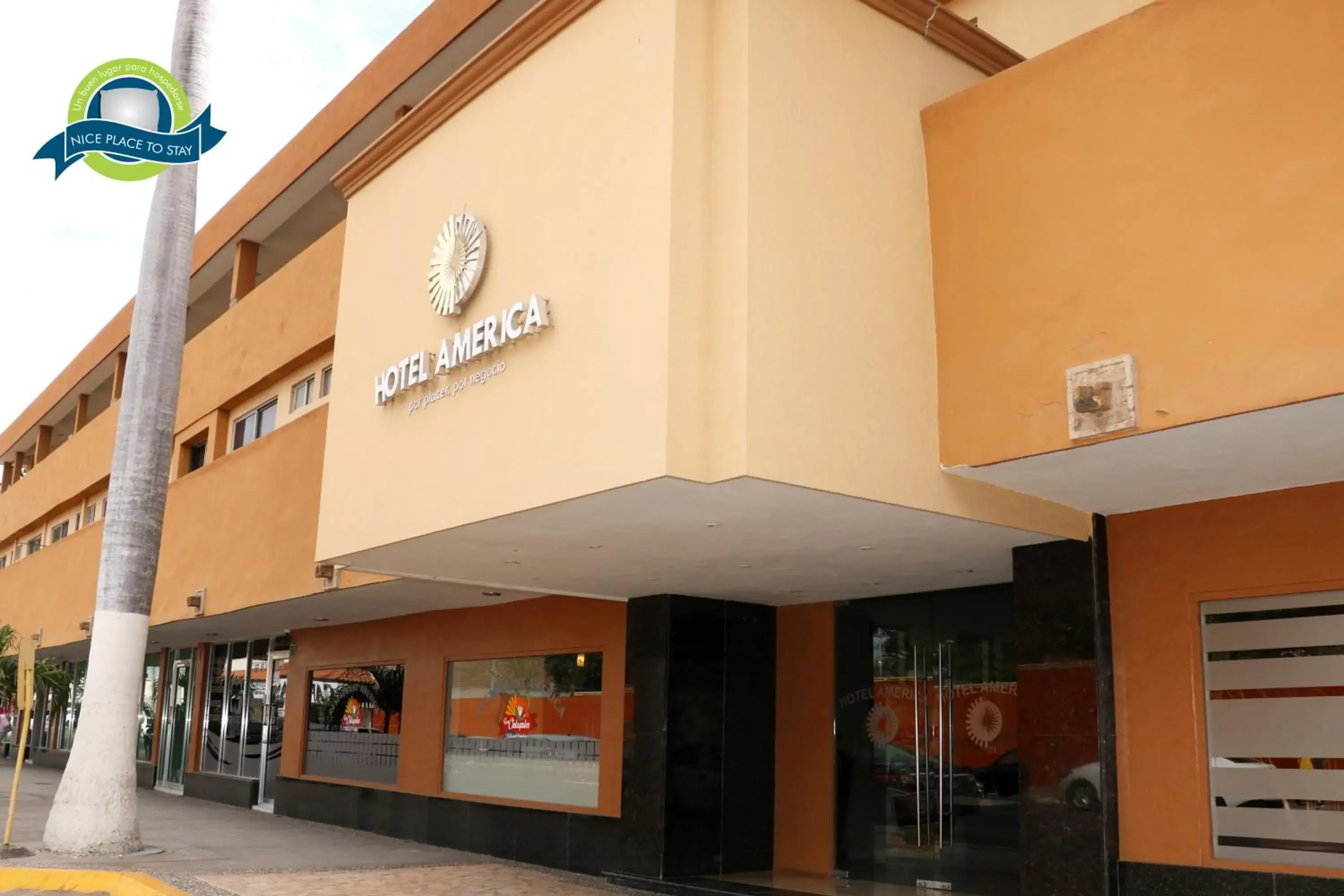 Facade/entrance in Hotel America Palacio