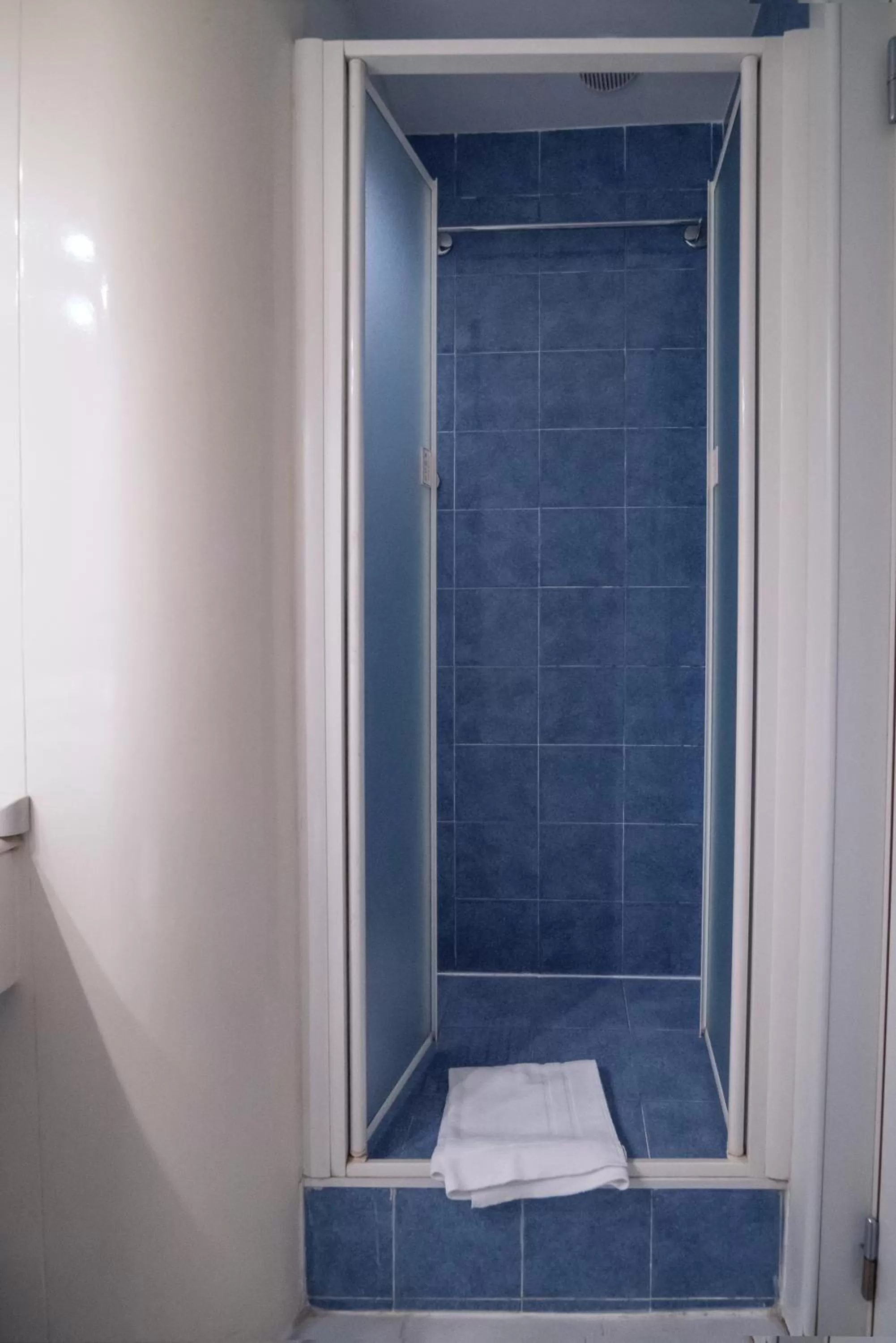 Bathroom in Idea Hotel Piacenza