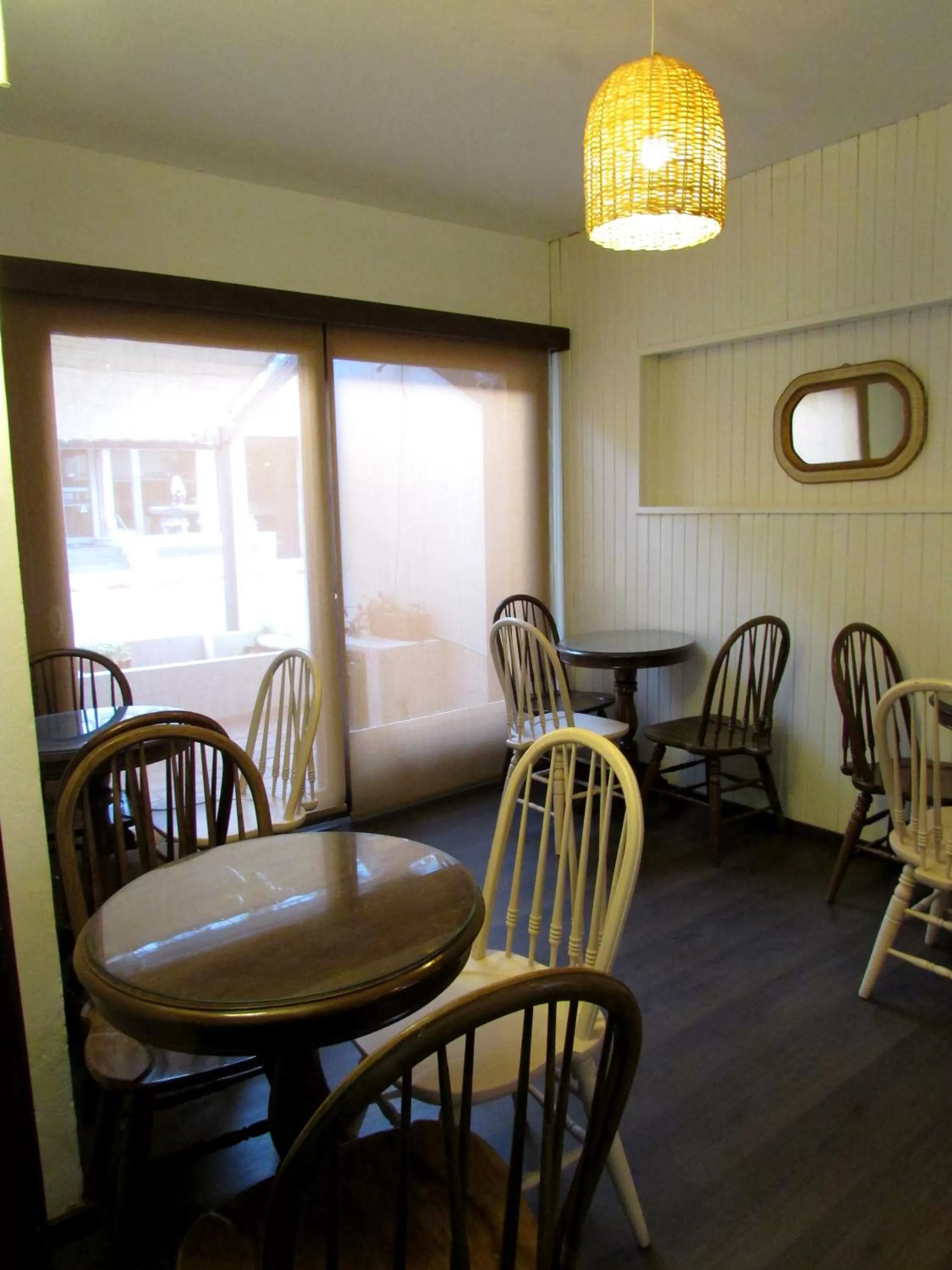 Communal lounge/ TV room in Hotel Milano