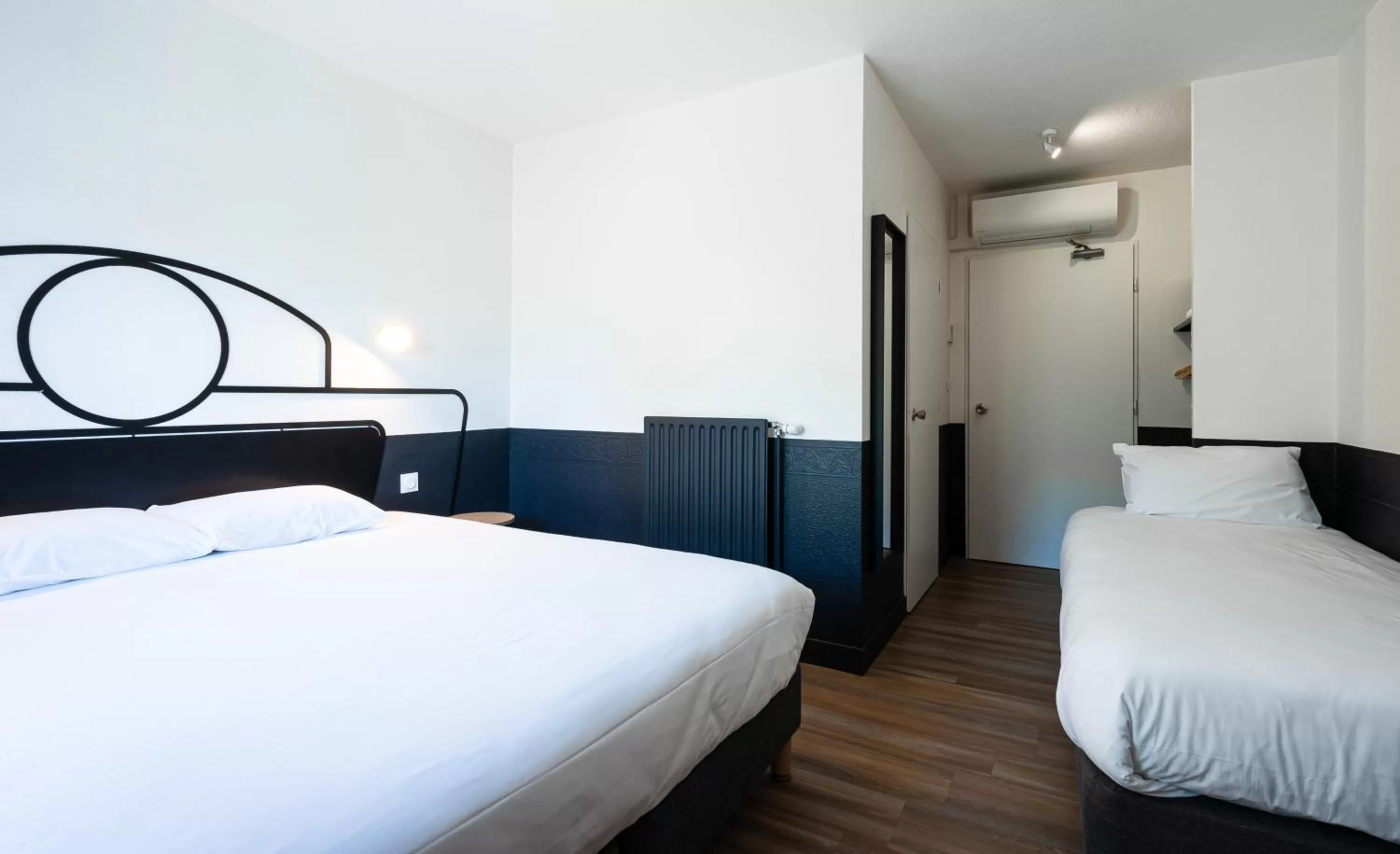 Bedroom, Bed in Kyriad Nuits Saint Georges Dijon Sud