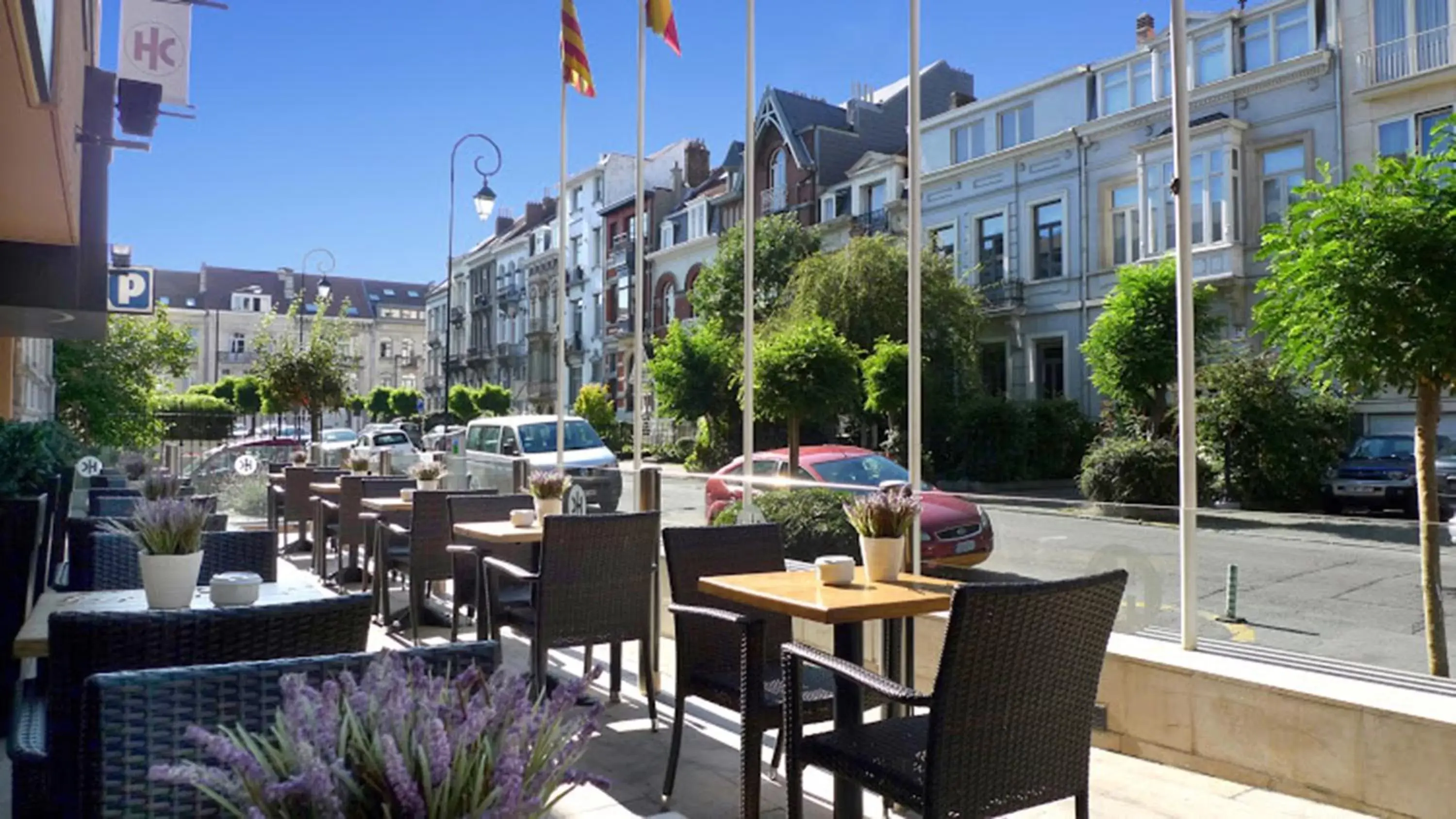 Balcony/Terrace, Restaurant/Places to Eat in Catalonia Brussels