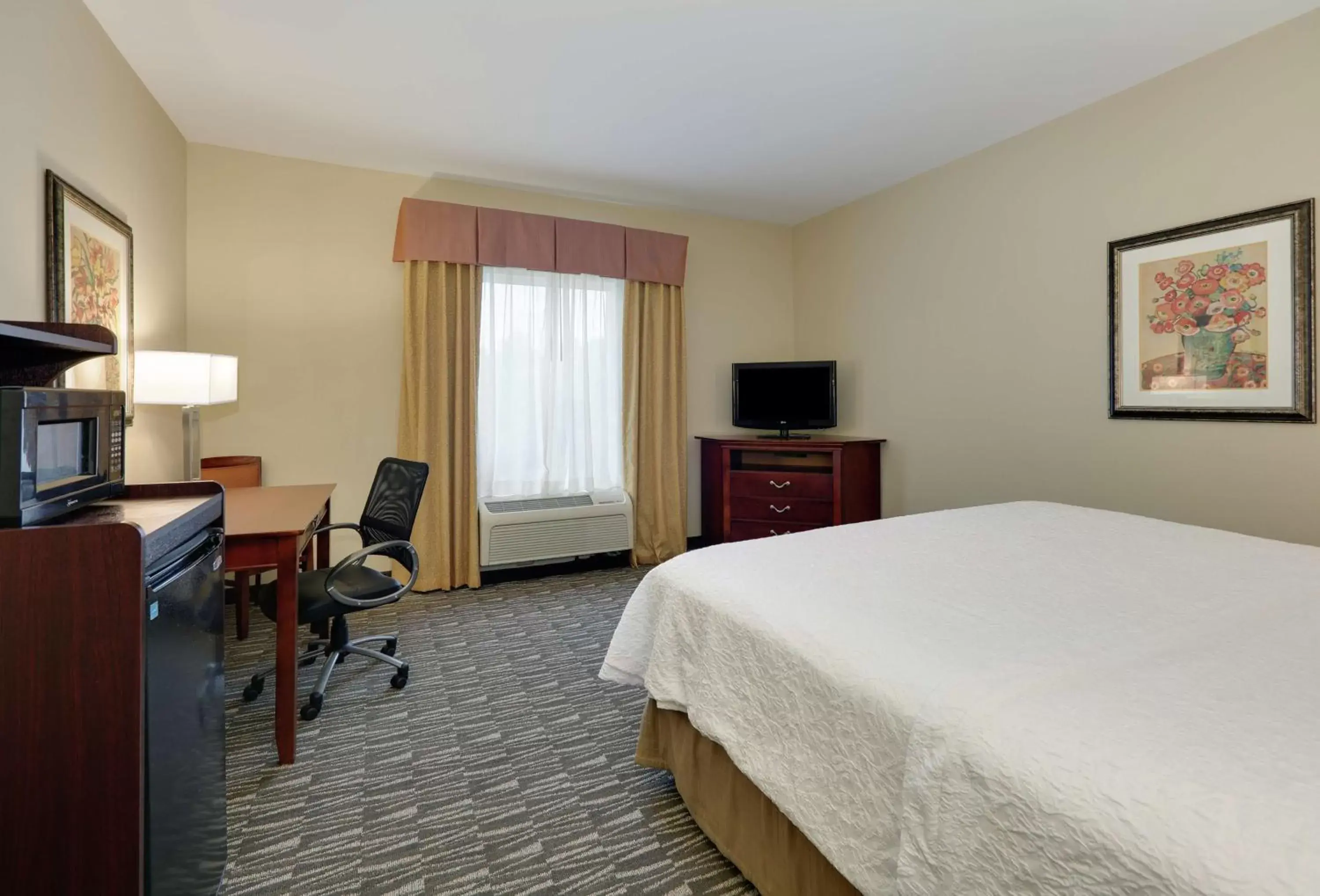 Bedroom in Hampton Inn & Suites Southern Pines-Pinehurst