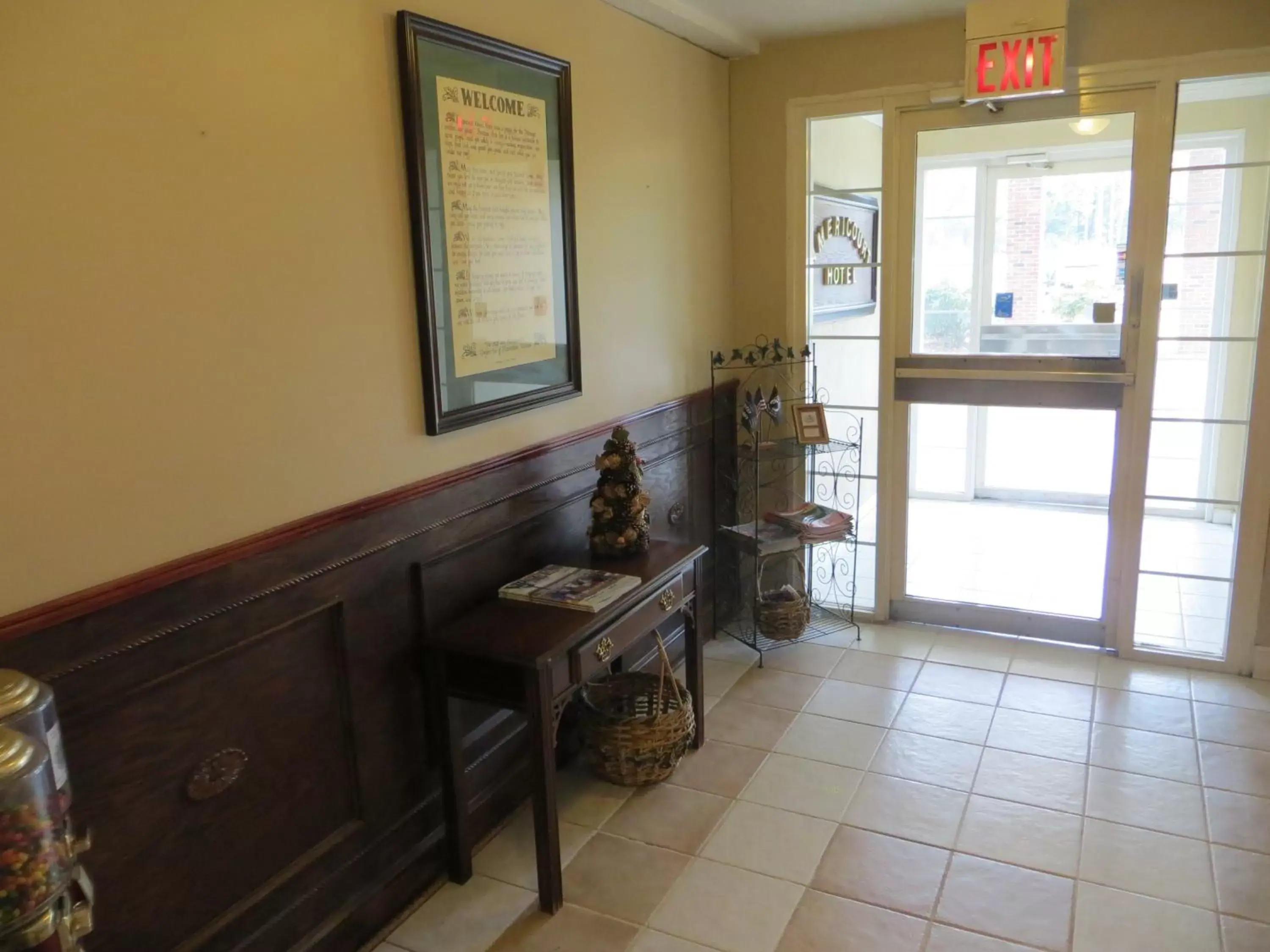 Lobby or reception in Americourt Hotel and Suites - Elizabethton