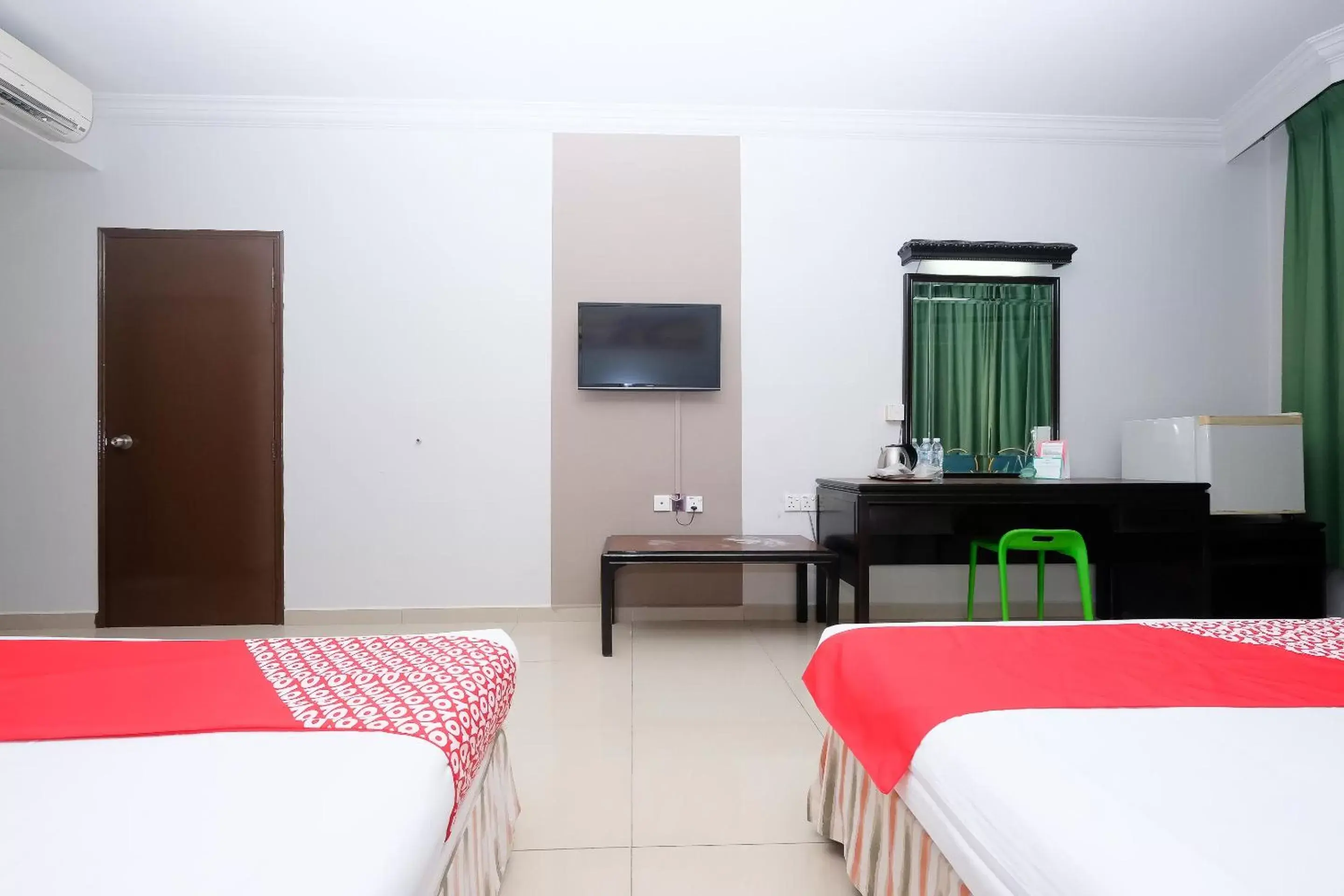 Bedroom, Room Photo in Super OYO 1236 Hotel Green Park