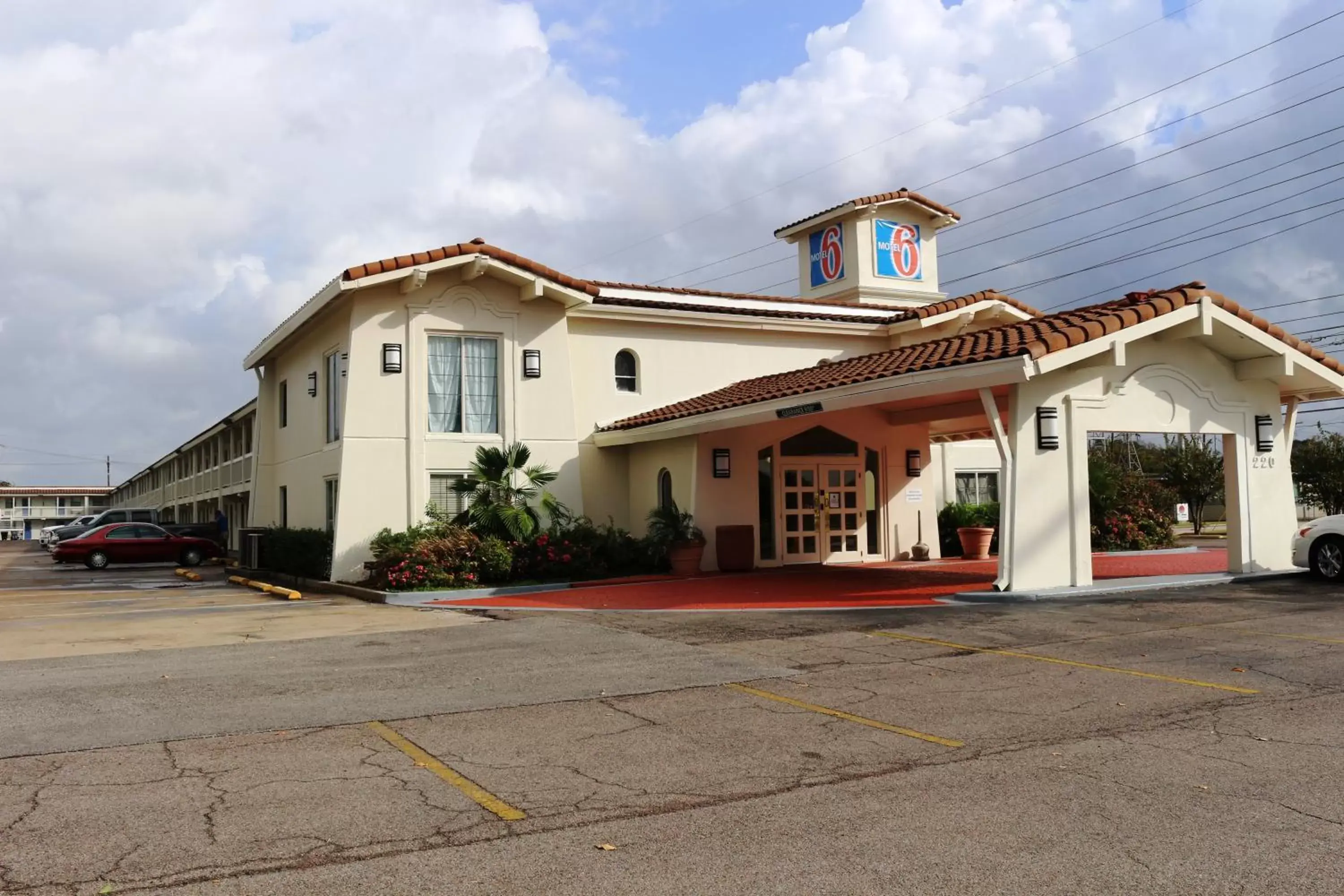 Property Building in Motel 6-Beaumont, TX