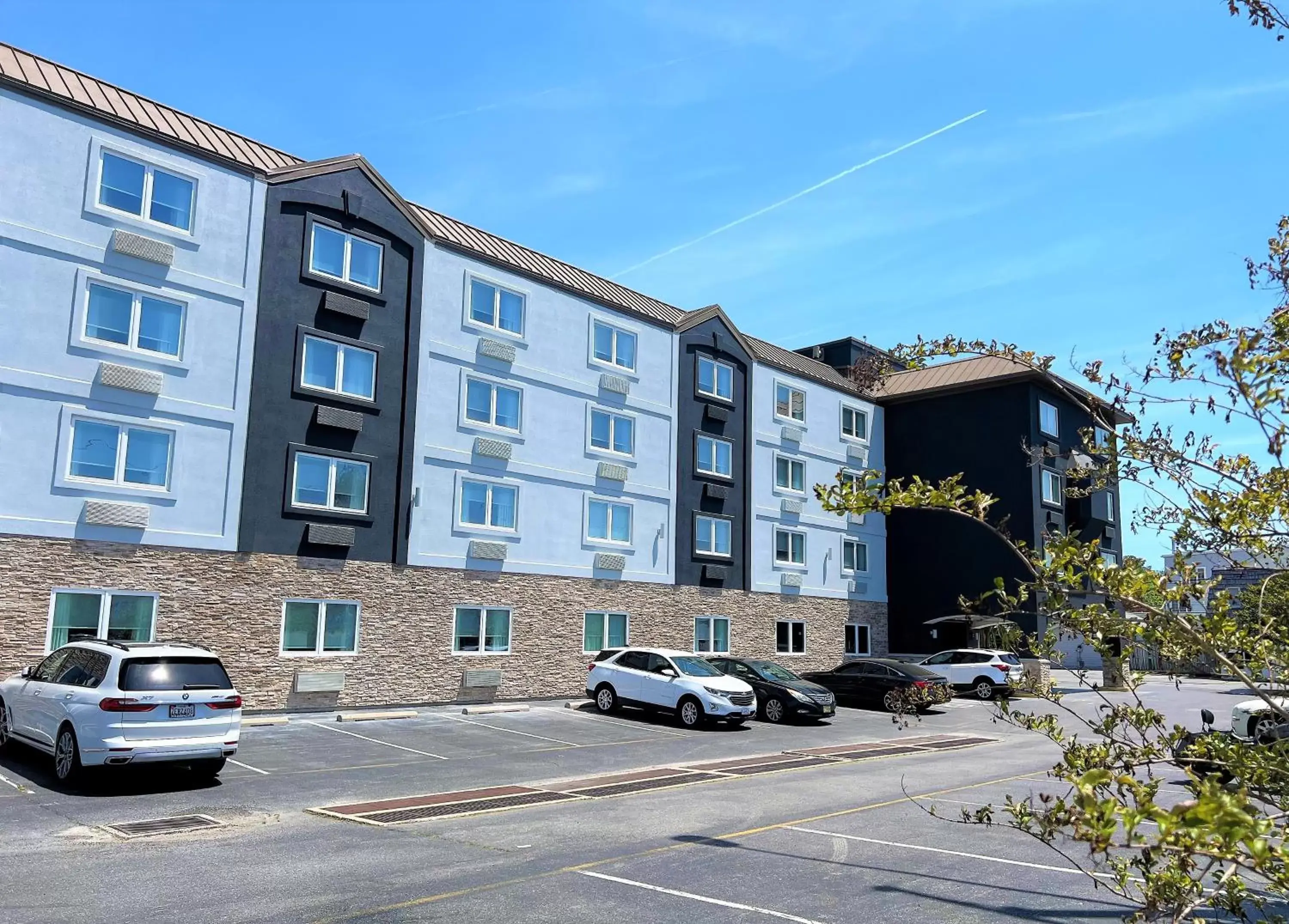 Property Building in Quality Inn & Suites Rehoboth Beach – Dewey