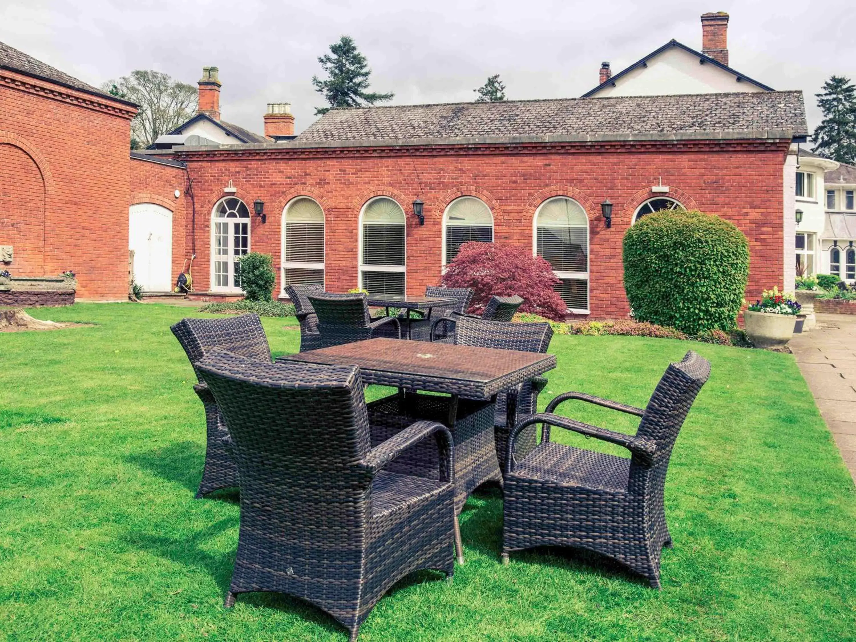 Restaurant/places to eat, Garden in Brandon Hall Hotel & Spa Warwickshire